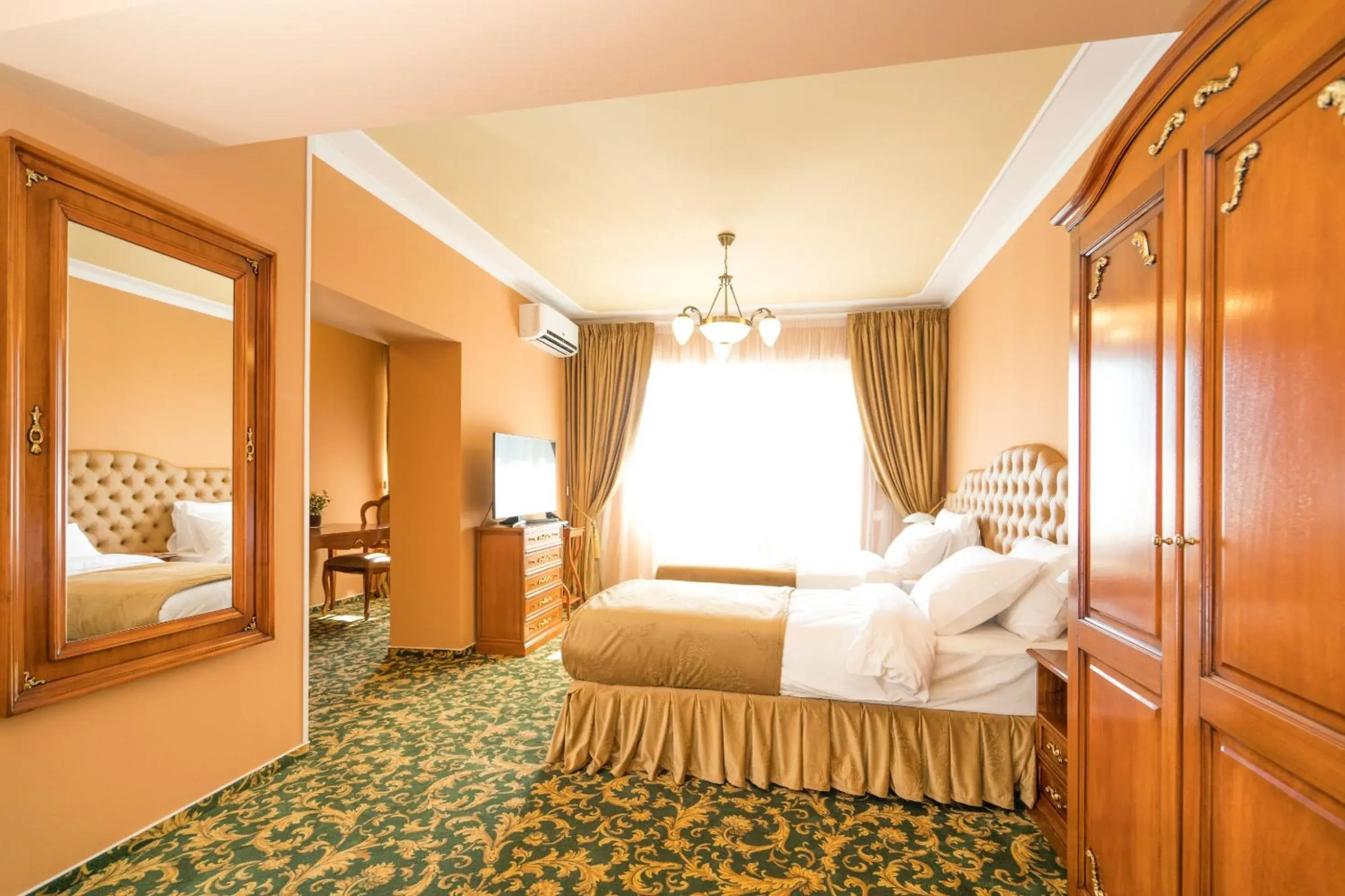 Junior Suite - single occupancy - King or Twin in Studio One Accommodation Suites Junior Suite - single occupancy - King or Twin in Studio One Accommodation Suites