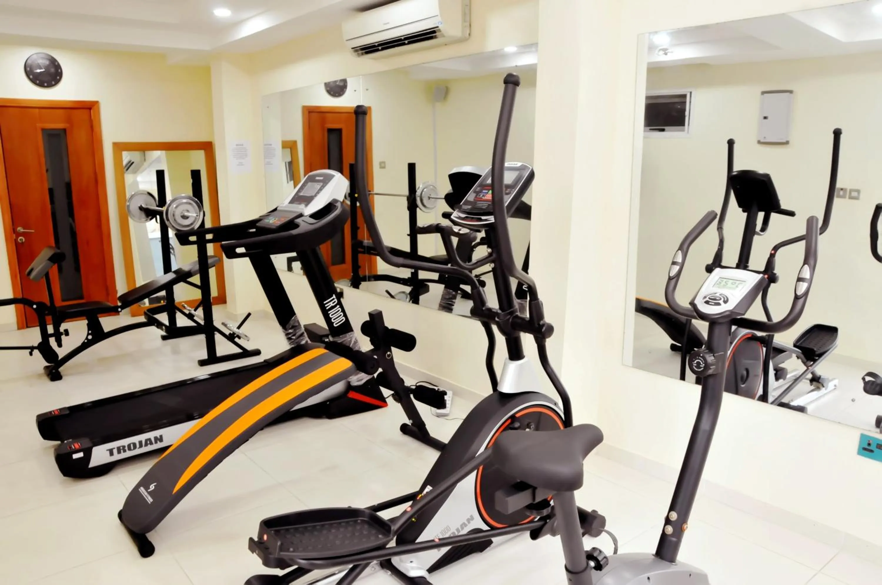 Fitness centre/facilities in Box Residence Hotel