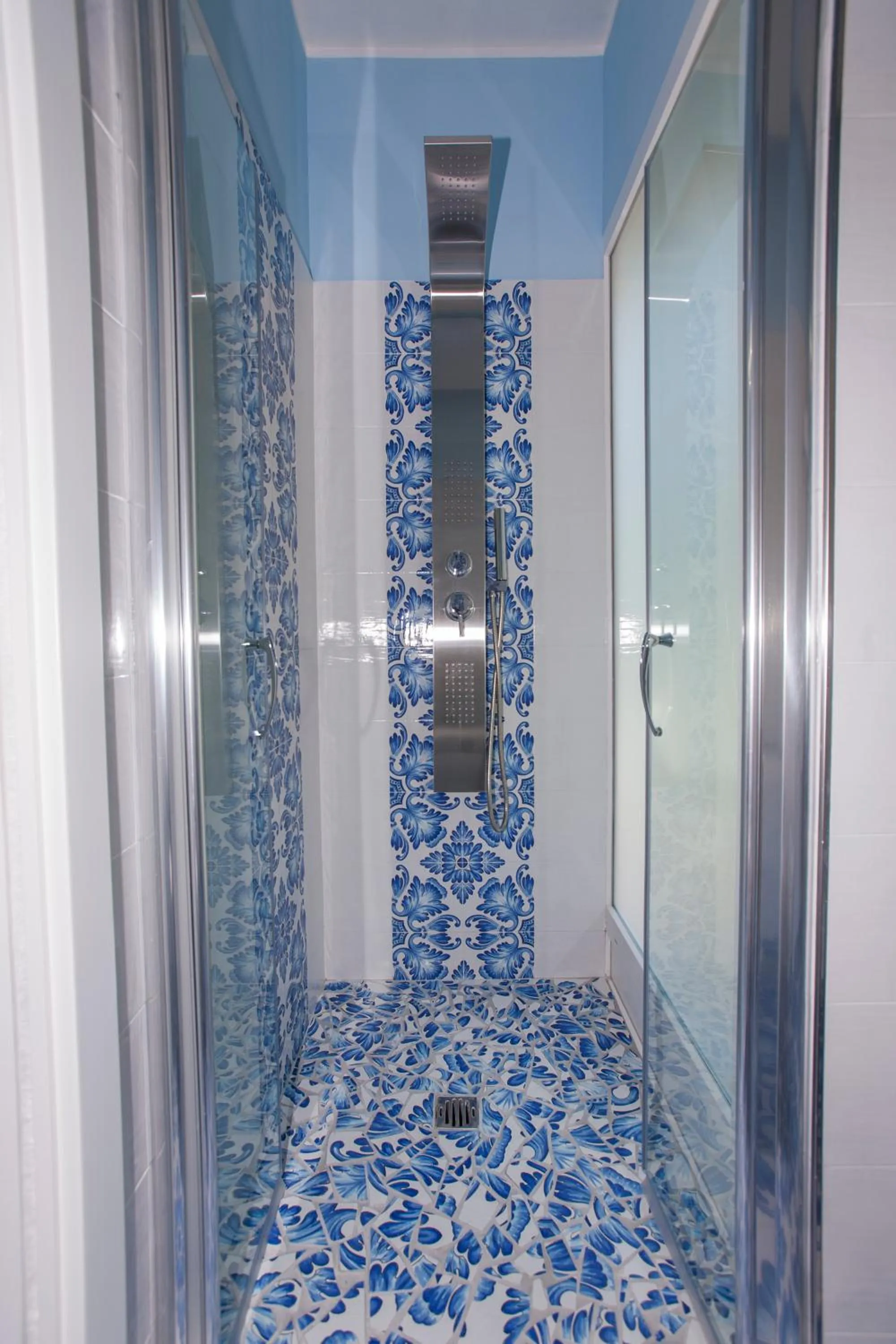 Bathroom in Golfo Delle Sirene