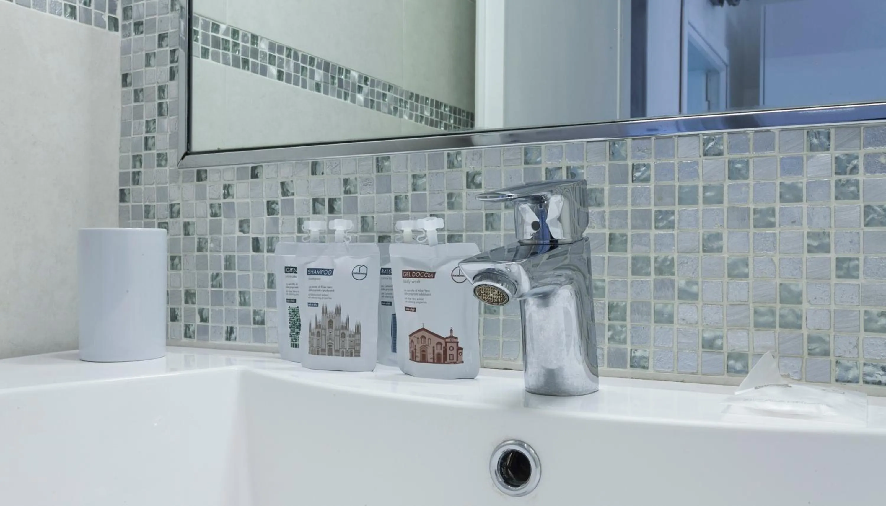 Decorative detail in Italianway-Porro Lambertenghi