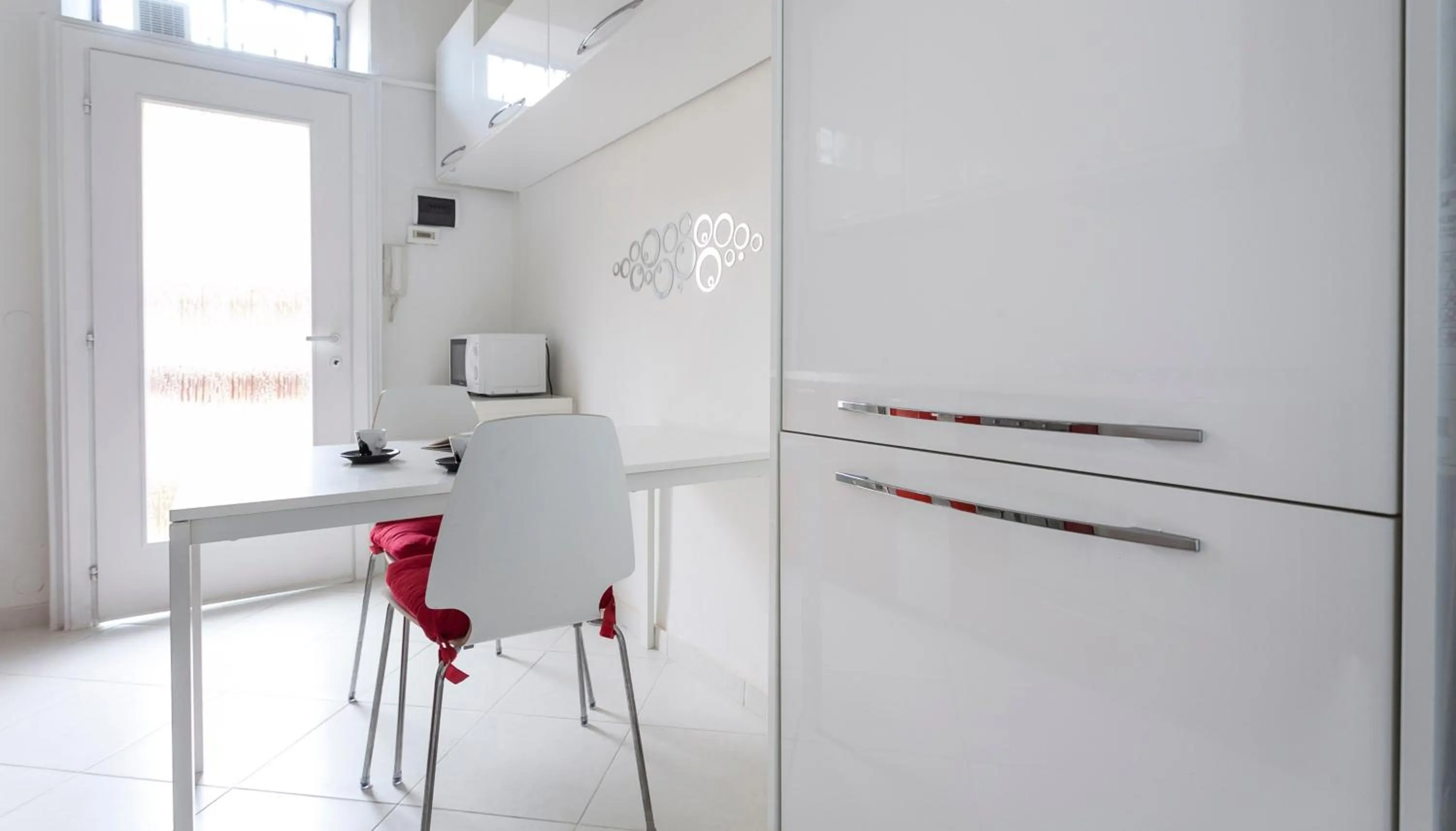 Dining area in Italianway-Porro Lambertenghi