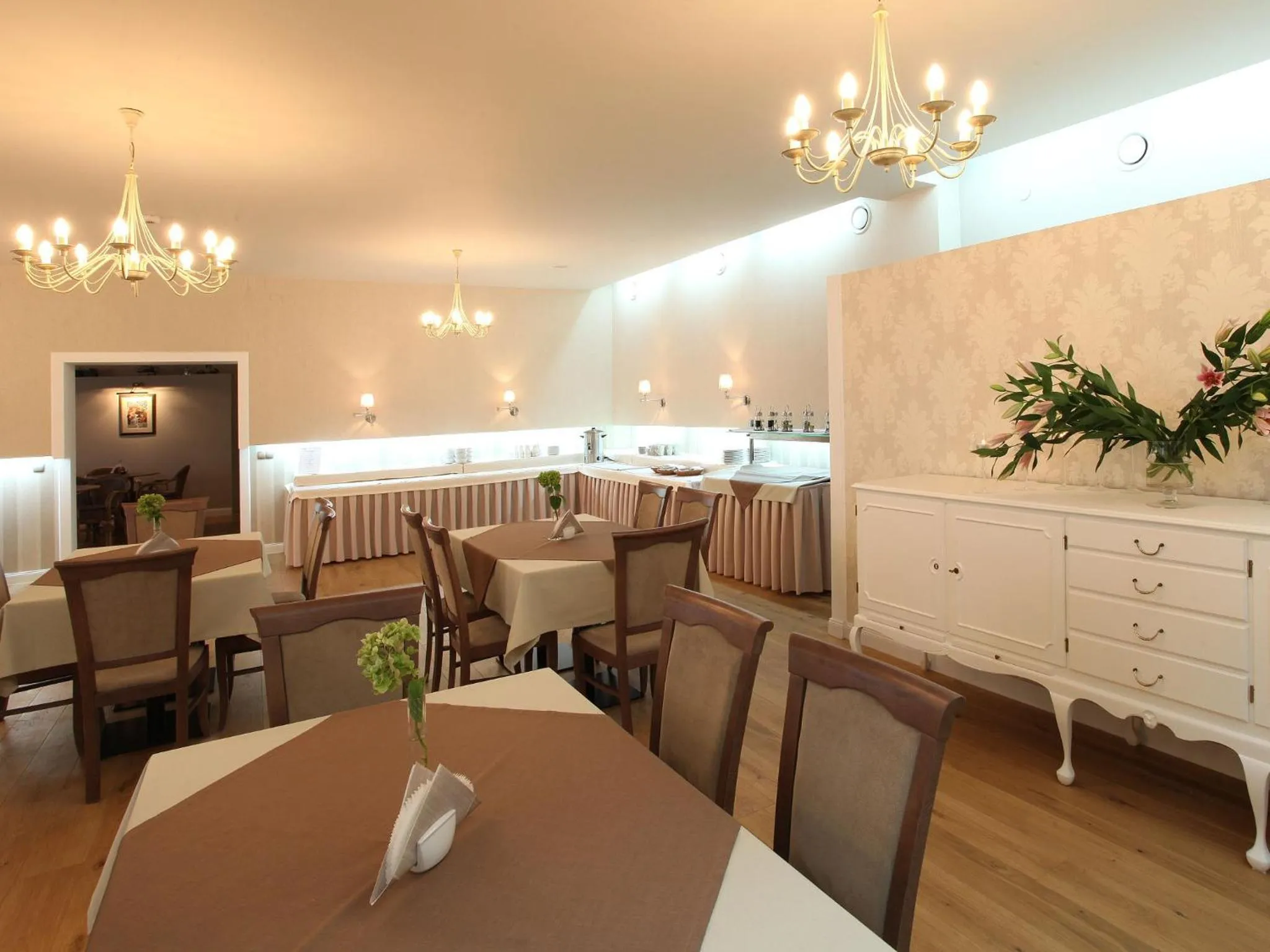 Restaurant/places to eat in Villa Barbara