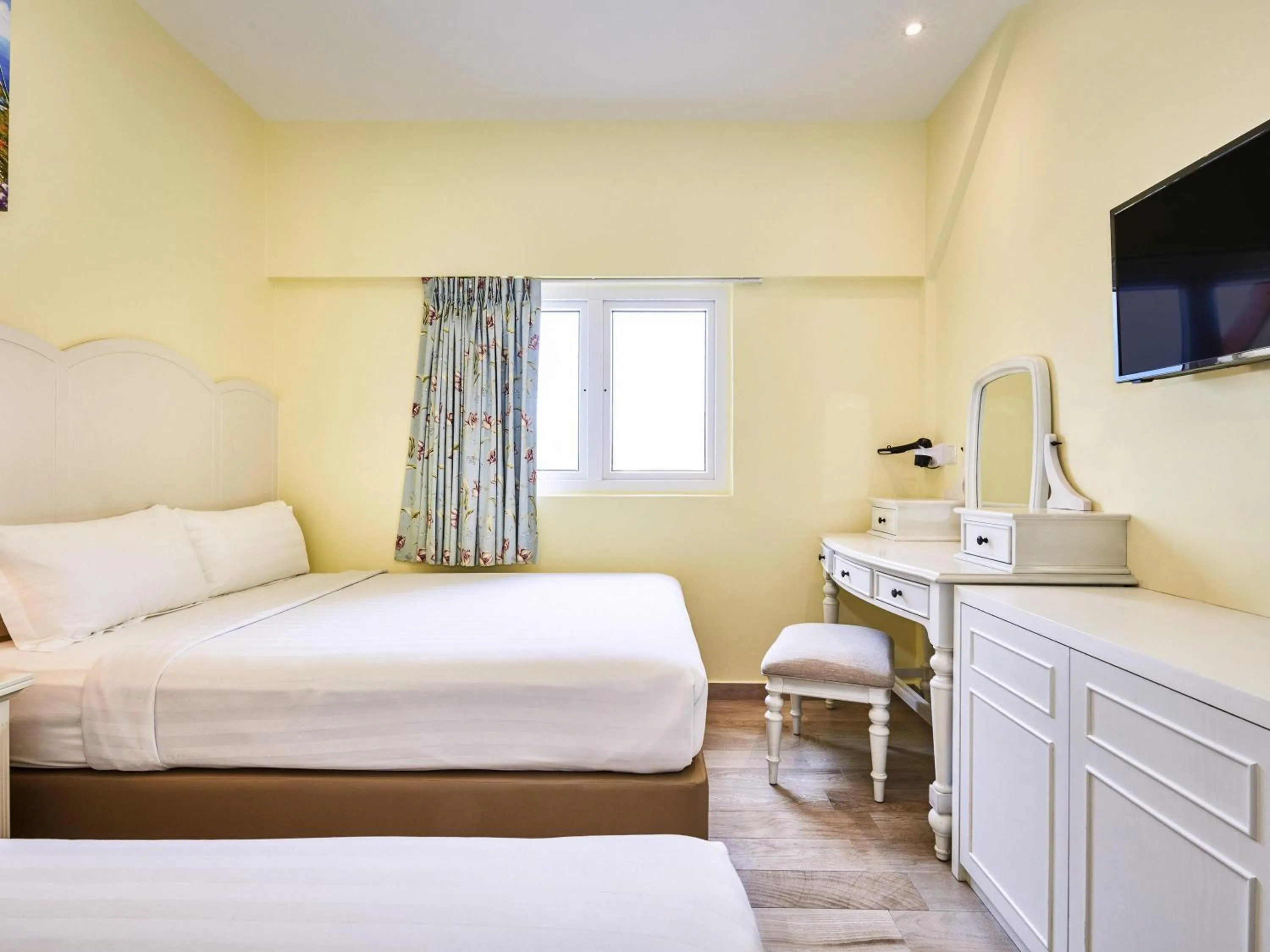 Bedroom, Bed in ibis budget Singapore Joo Chiat