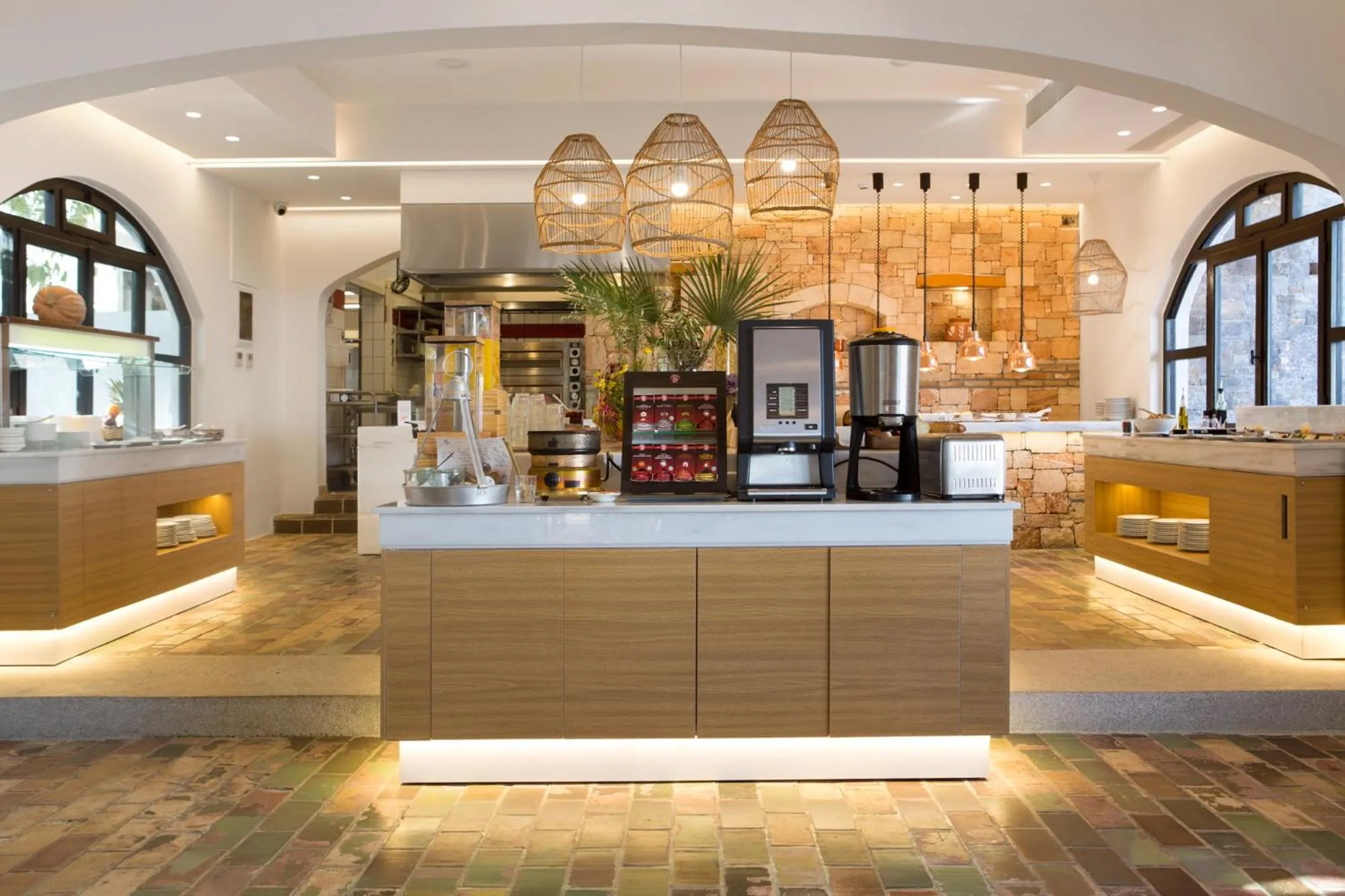 Restaurant/places to eat in Kalypso Hotel