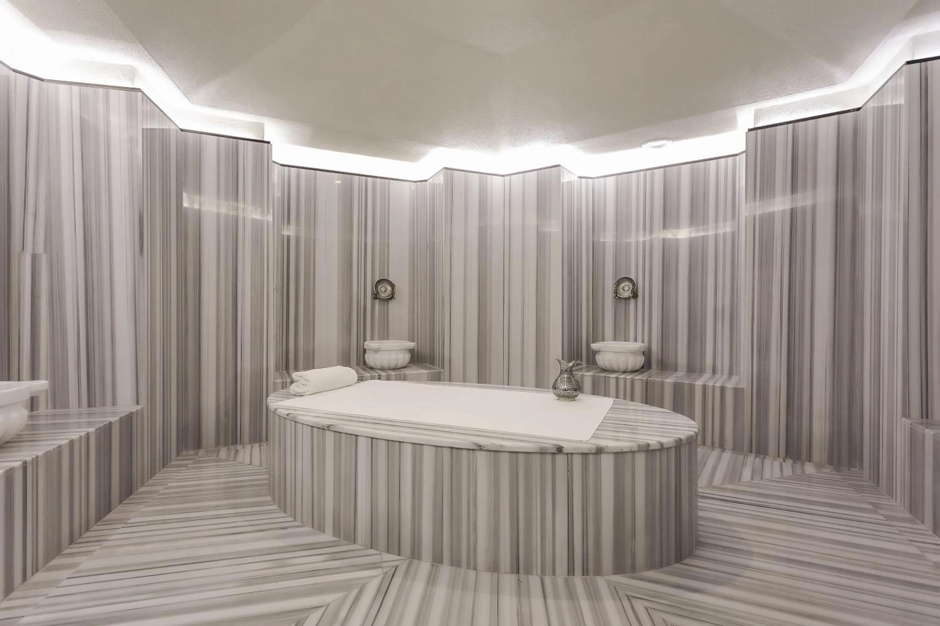 Public Bath in Dedeman Cizre Hotel