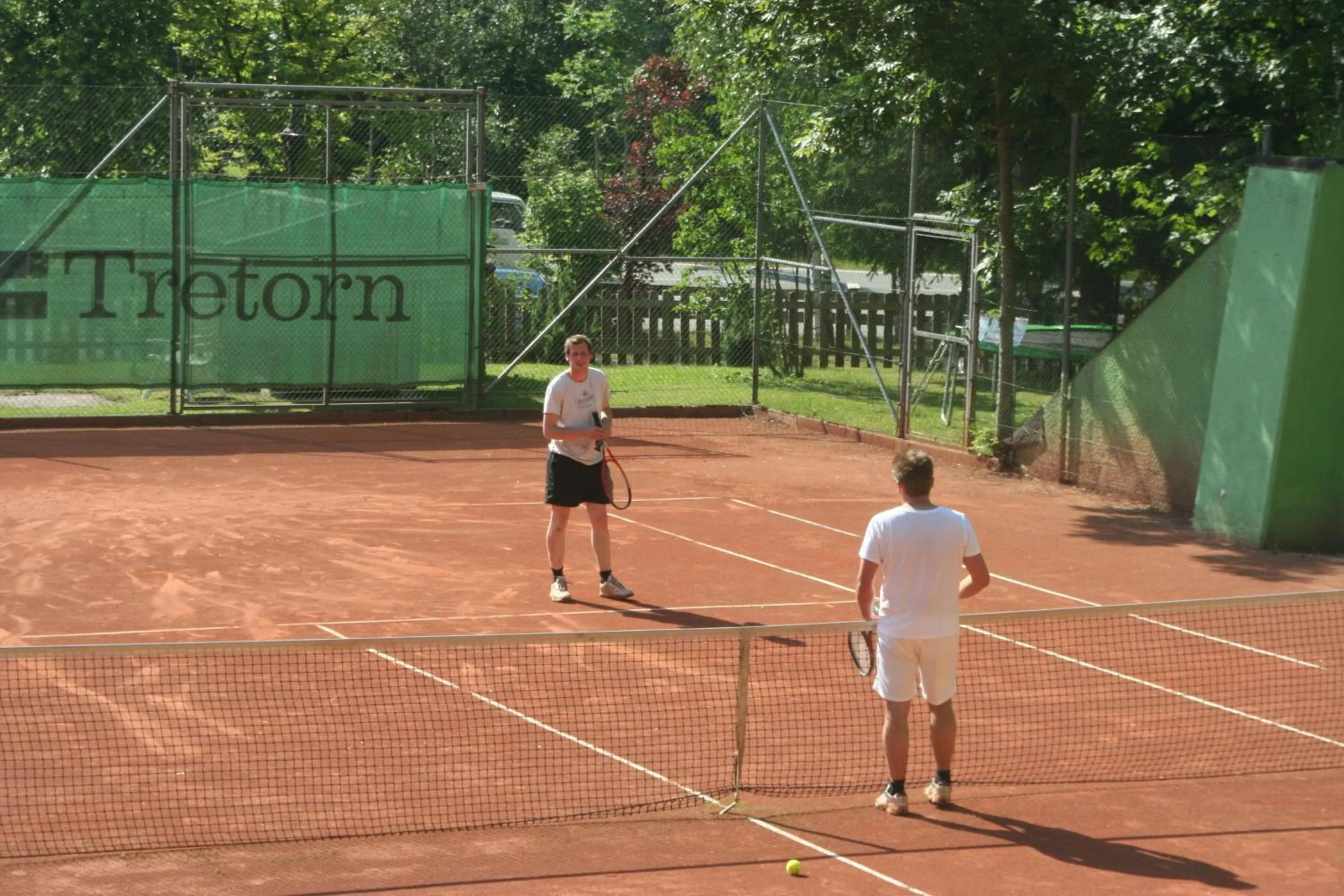 Tennis court in Lifesport Hotel Hechenmoos