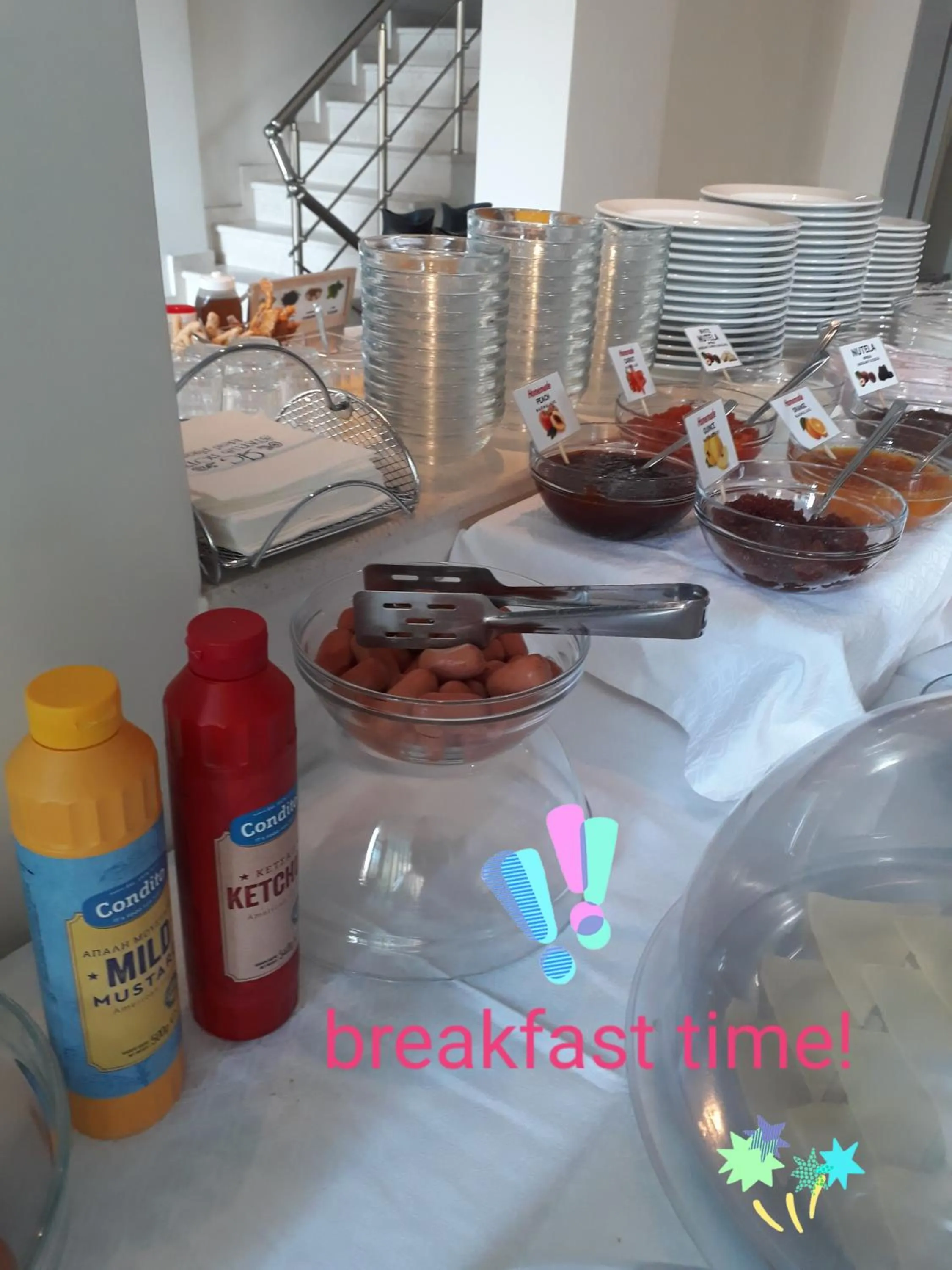Buffet breakfast in Rg Status Hotel