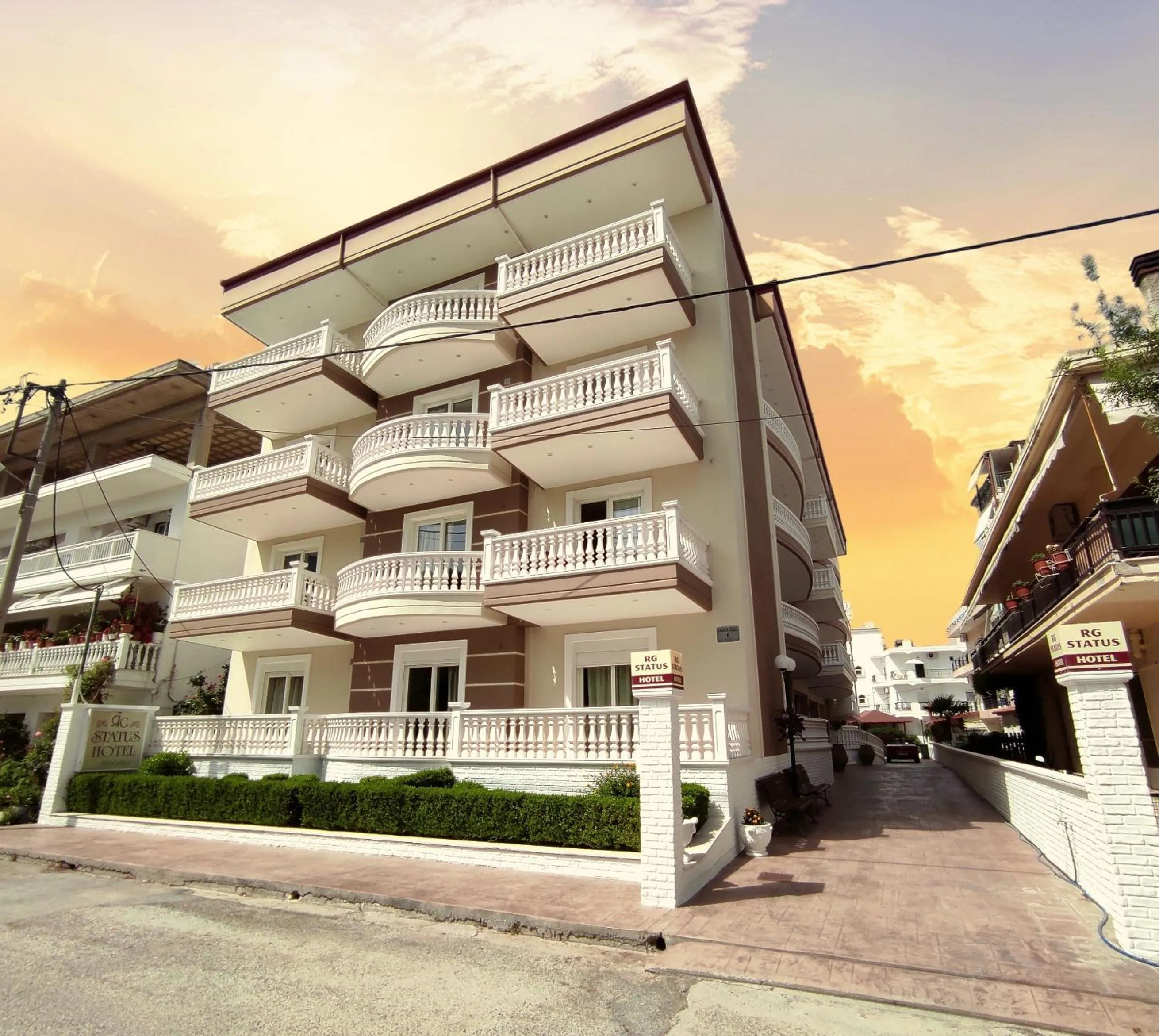 Property building in Rg Status Hotel