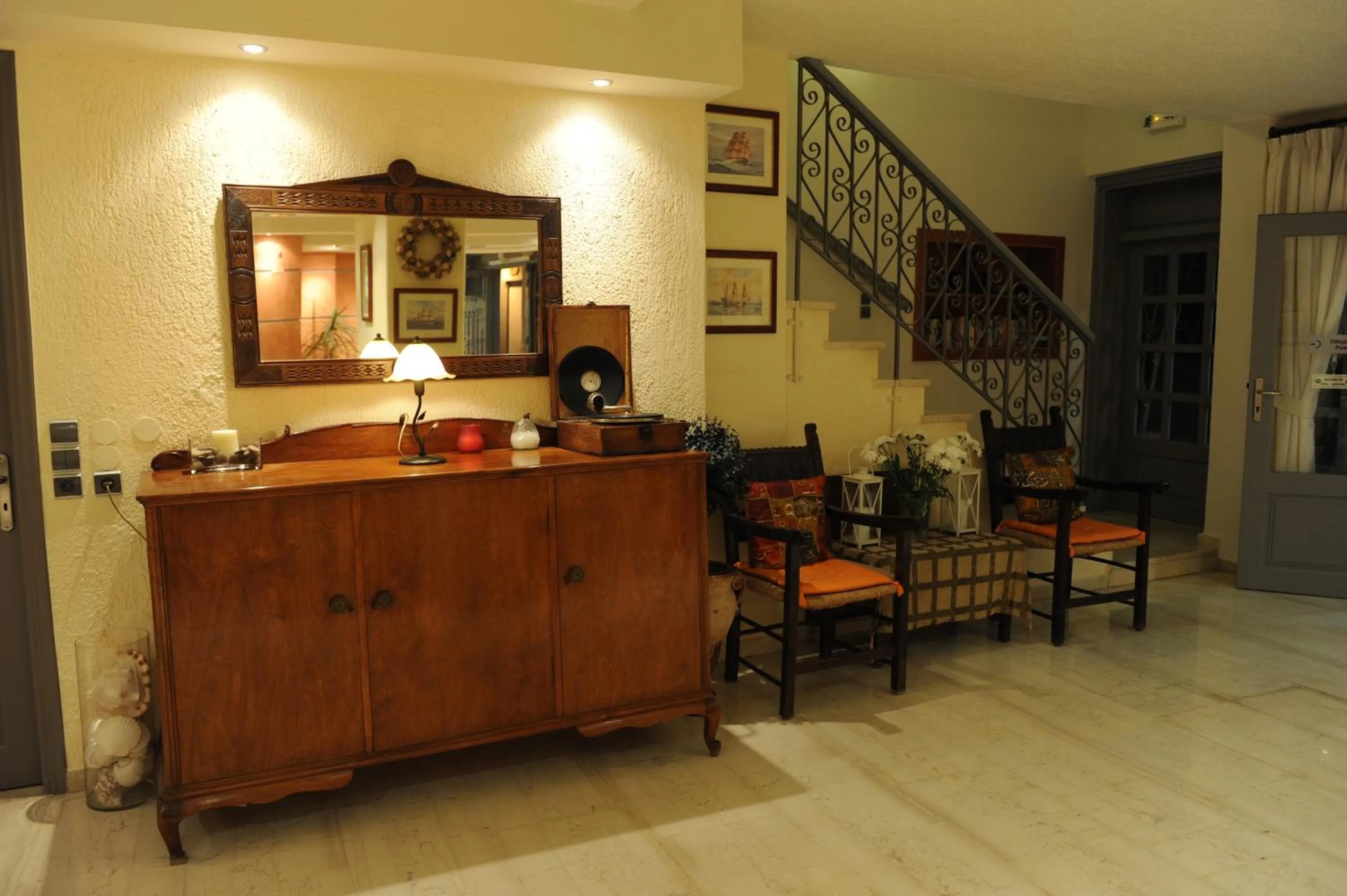 Decorative detail in Sunbeam