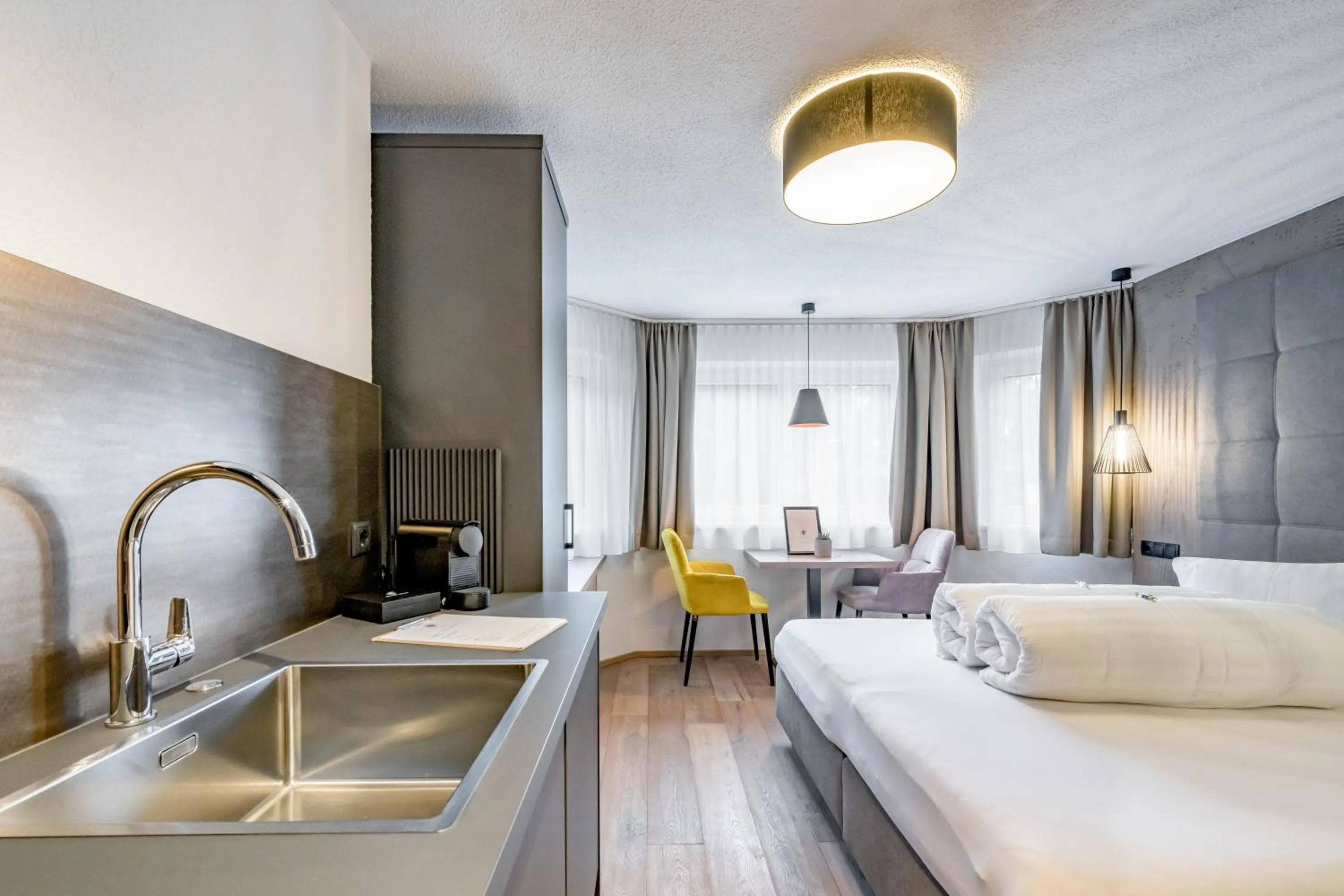 kitchen, Bed in Appartements Perberschlager