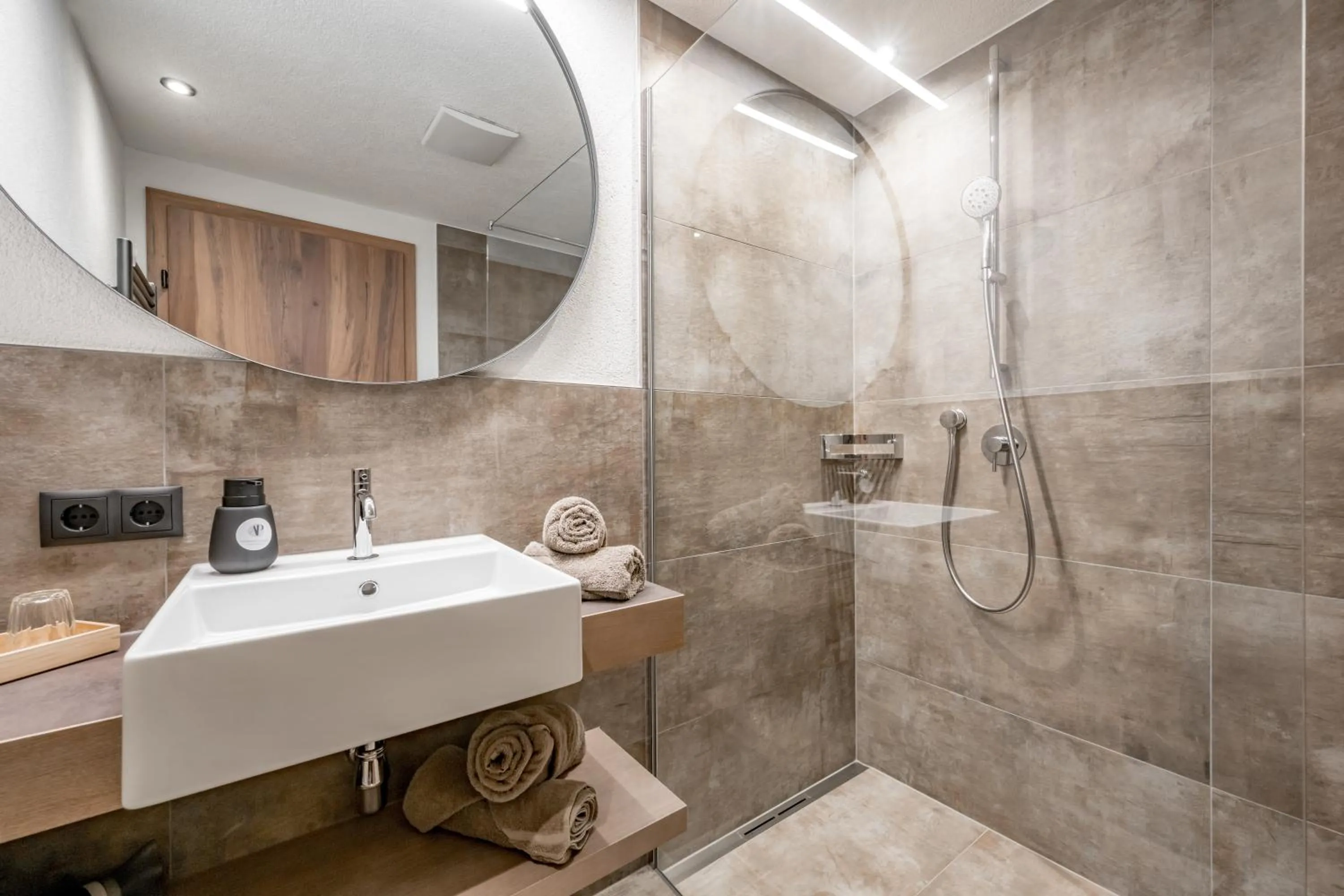 Shower in Appartements Perberschlager