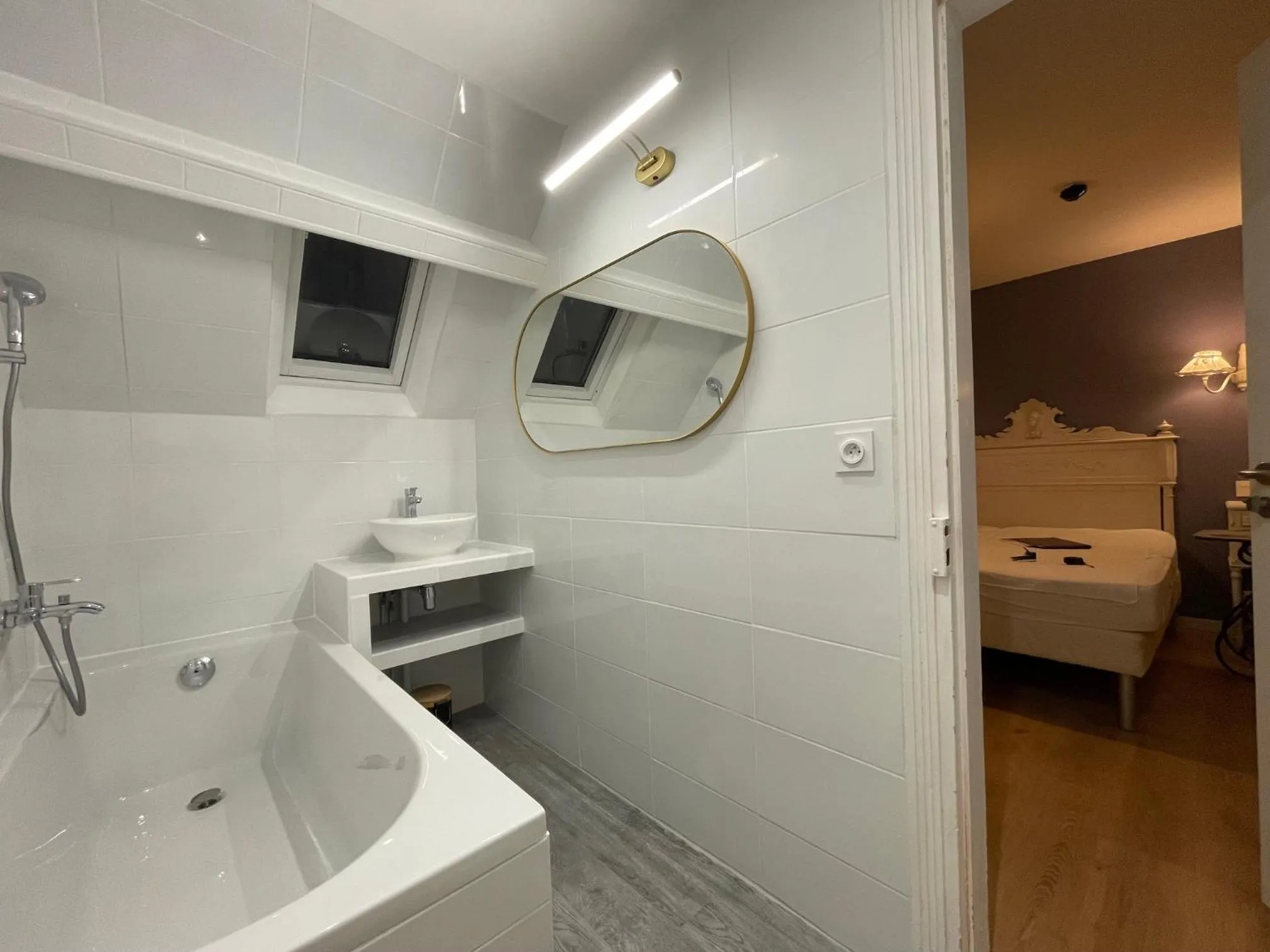 Bathroom in La Villa Les Mots Passants