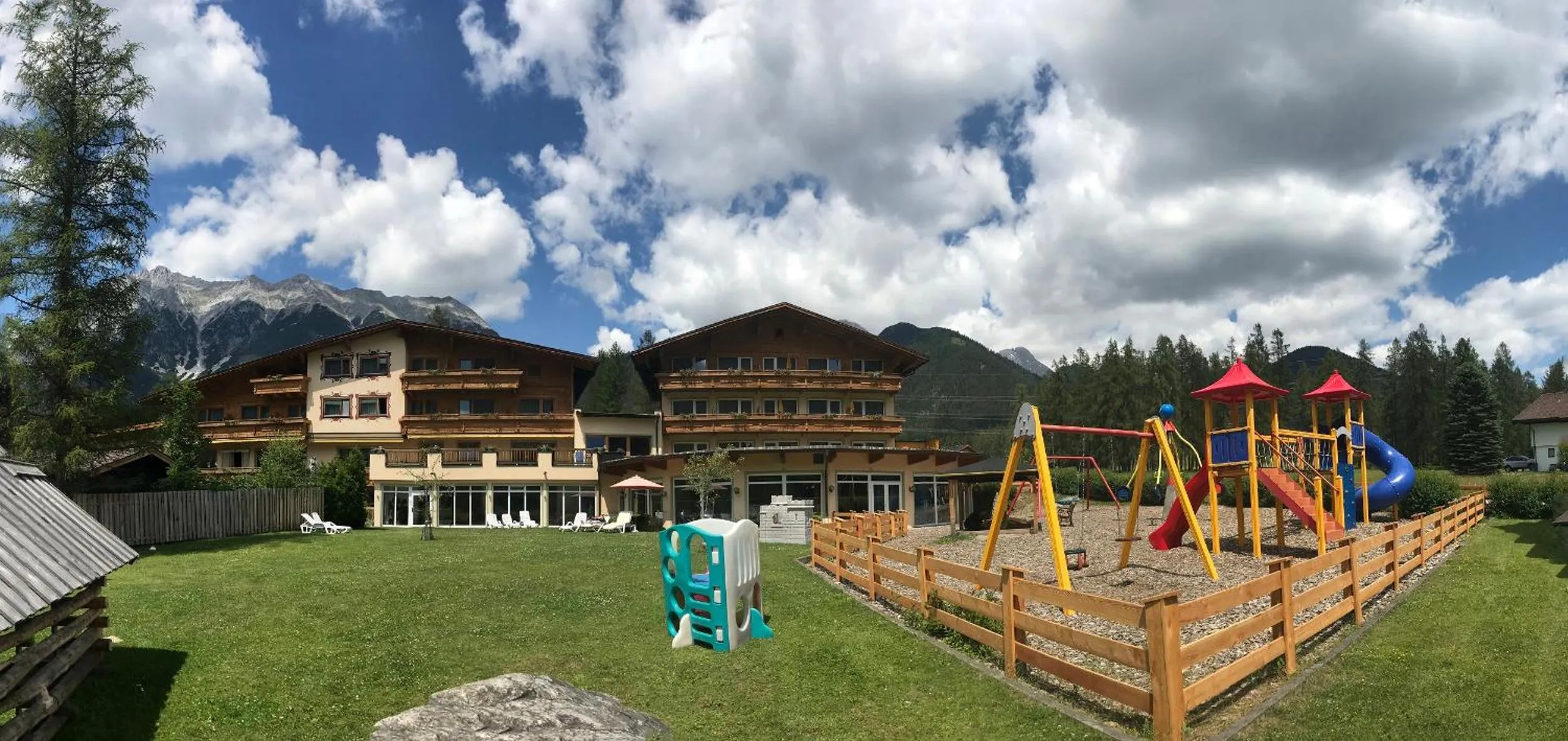 Facade/entrance in Kinderhotel Lärchenhof