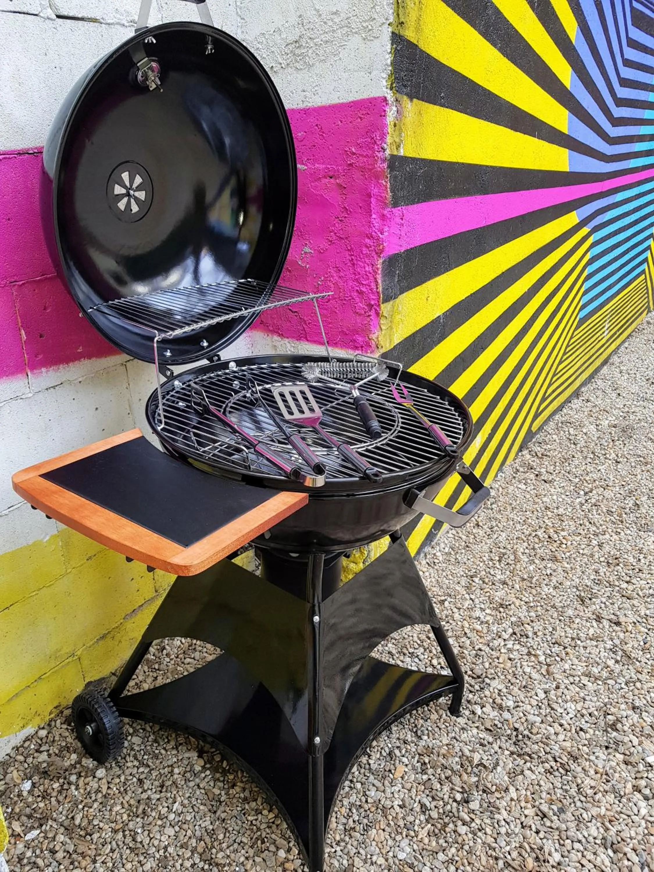 BBQ facilities in Popcorn Hostel