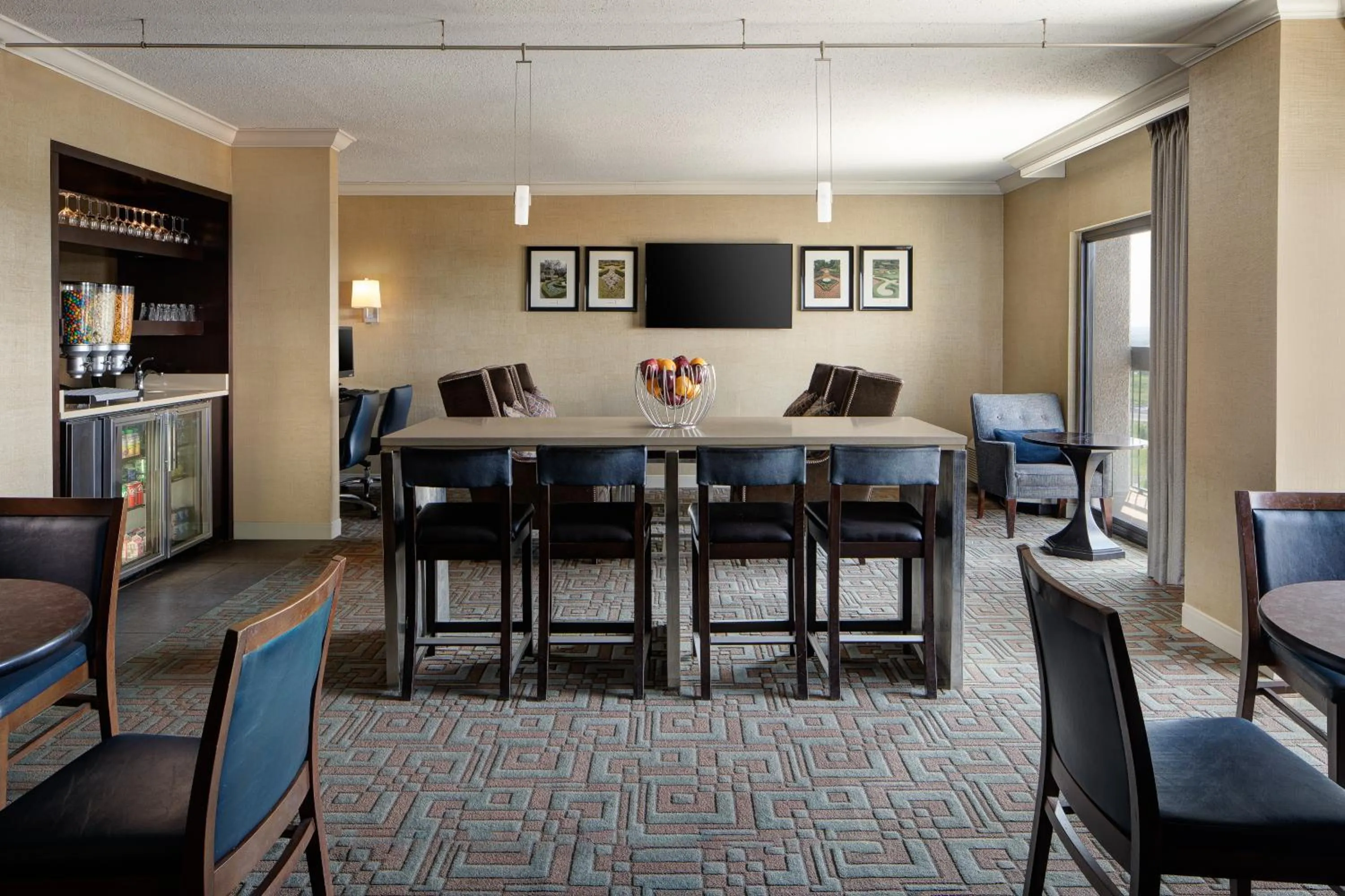 Dining area in Sheraton Westport Lakeside Chalet