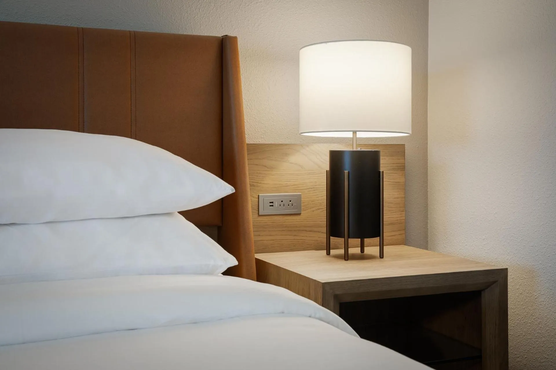 Bed in Sheraton Westport Lakeside Chalet