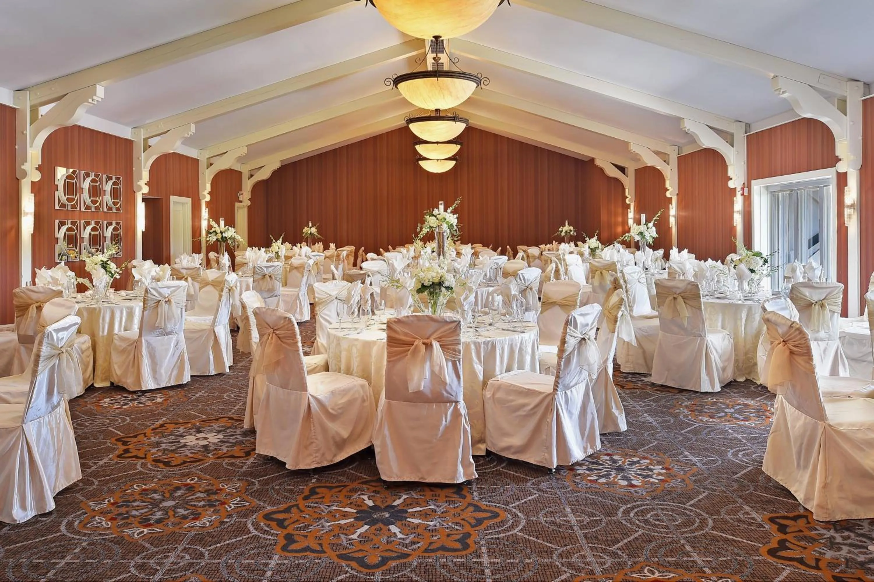 Banquet/Function facilities in Sheraton Westport Lakeside Chalet