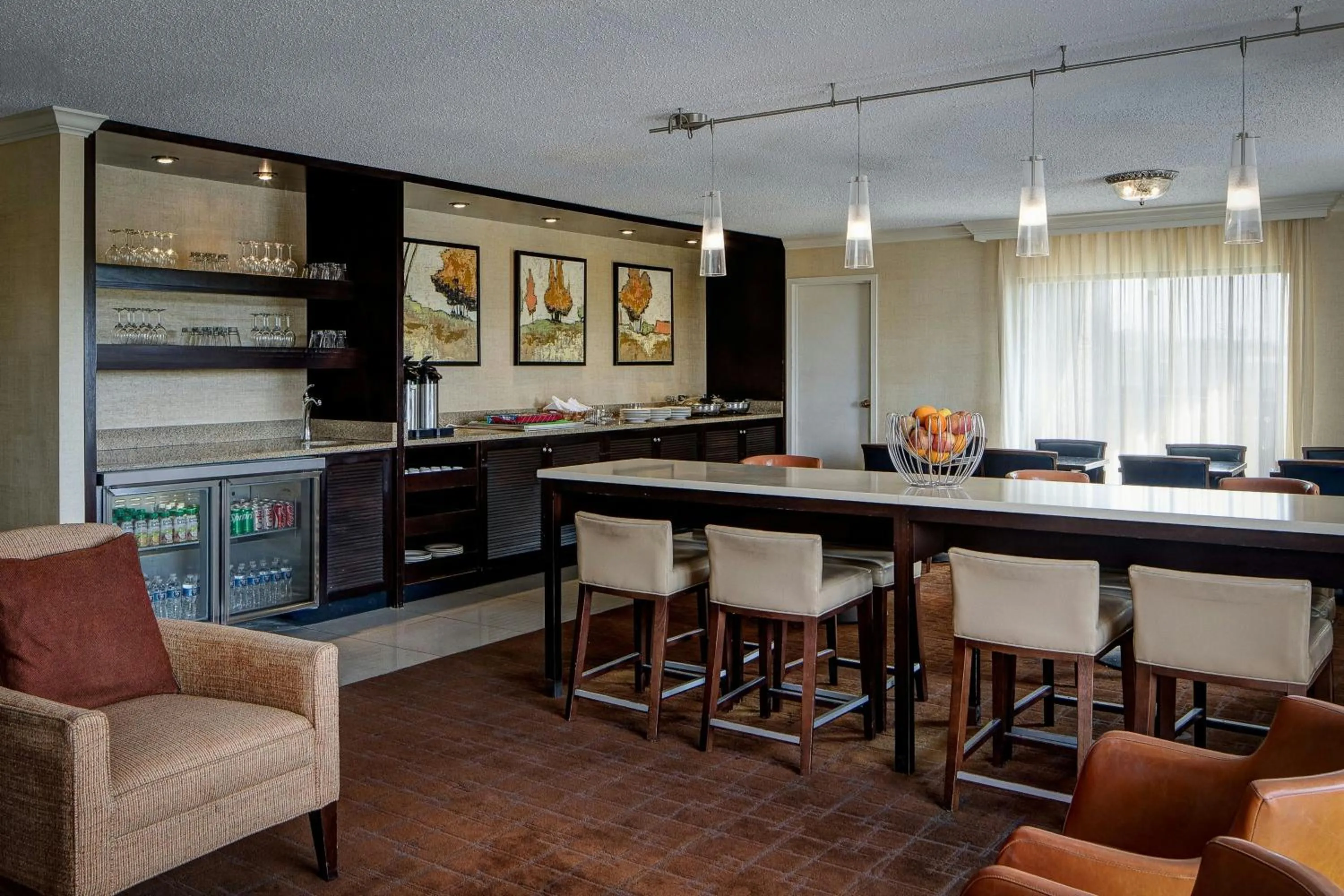 Lounge or bar in Sheraton Westport Lakeside Chalet