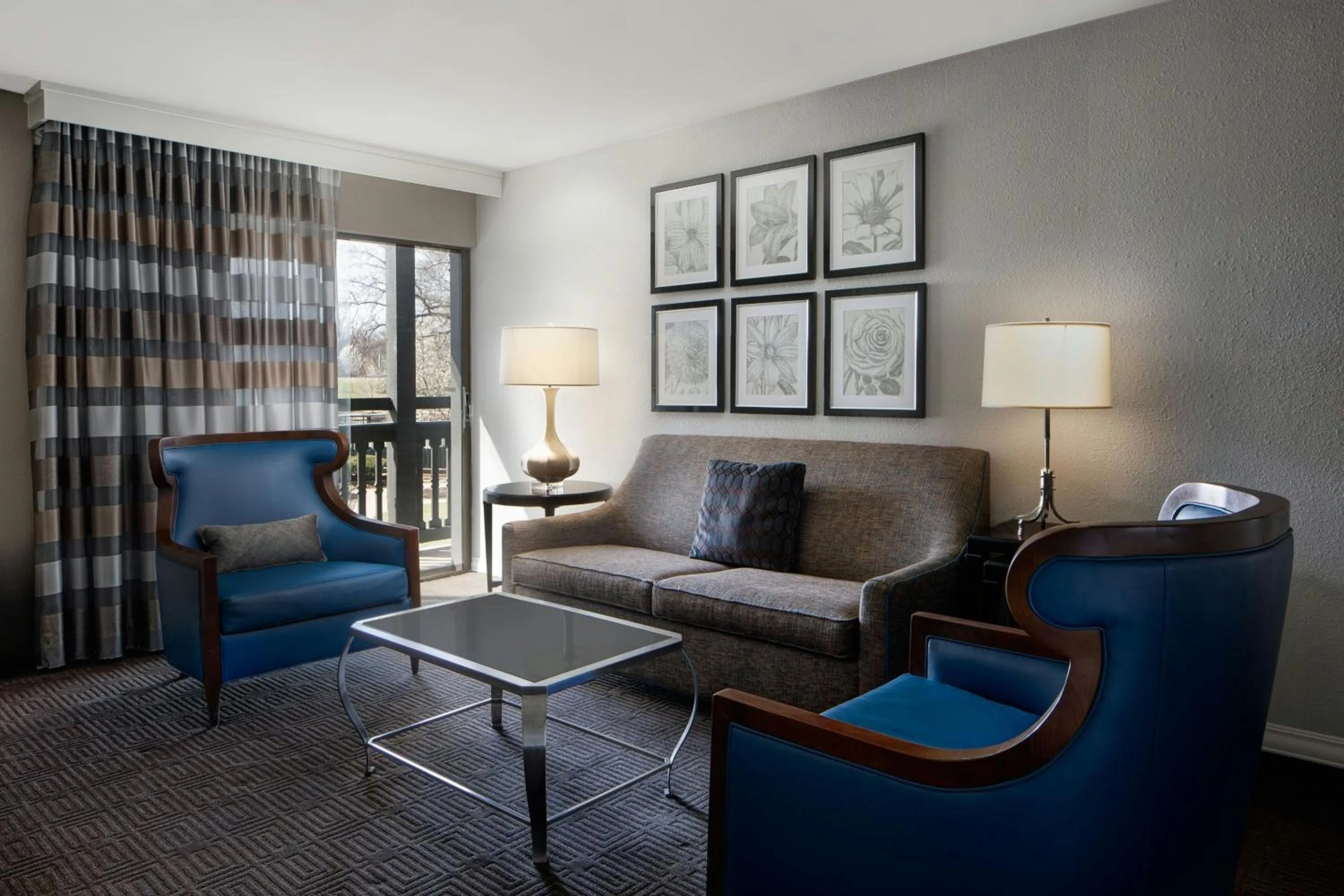 Photo of the whole room in Sheraton Westport Lakeside Chalet