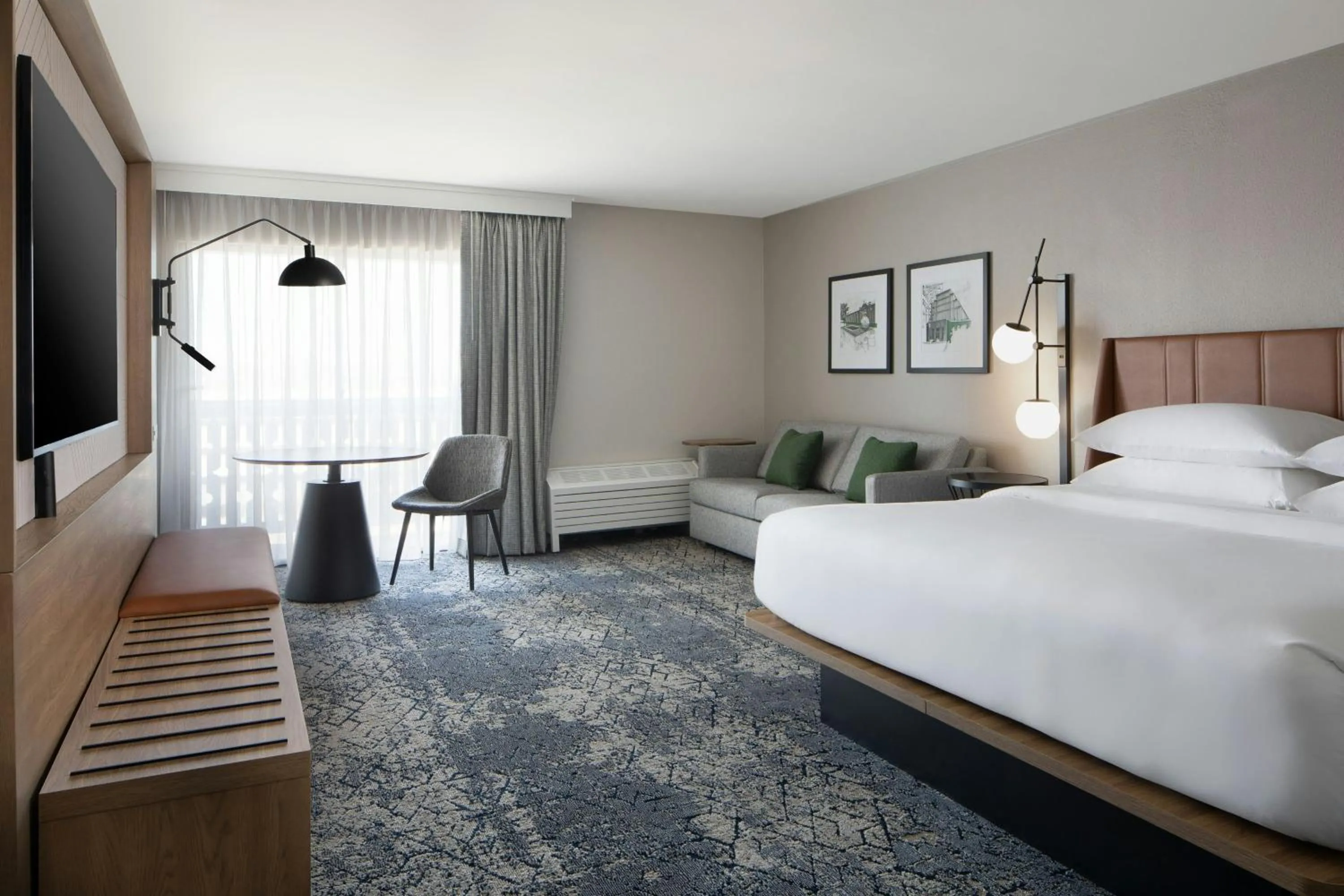 Photo of the whole room, Bed in Sheraton Westport Lakeside Chalet