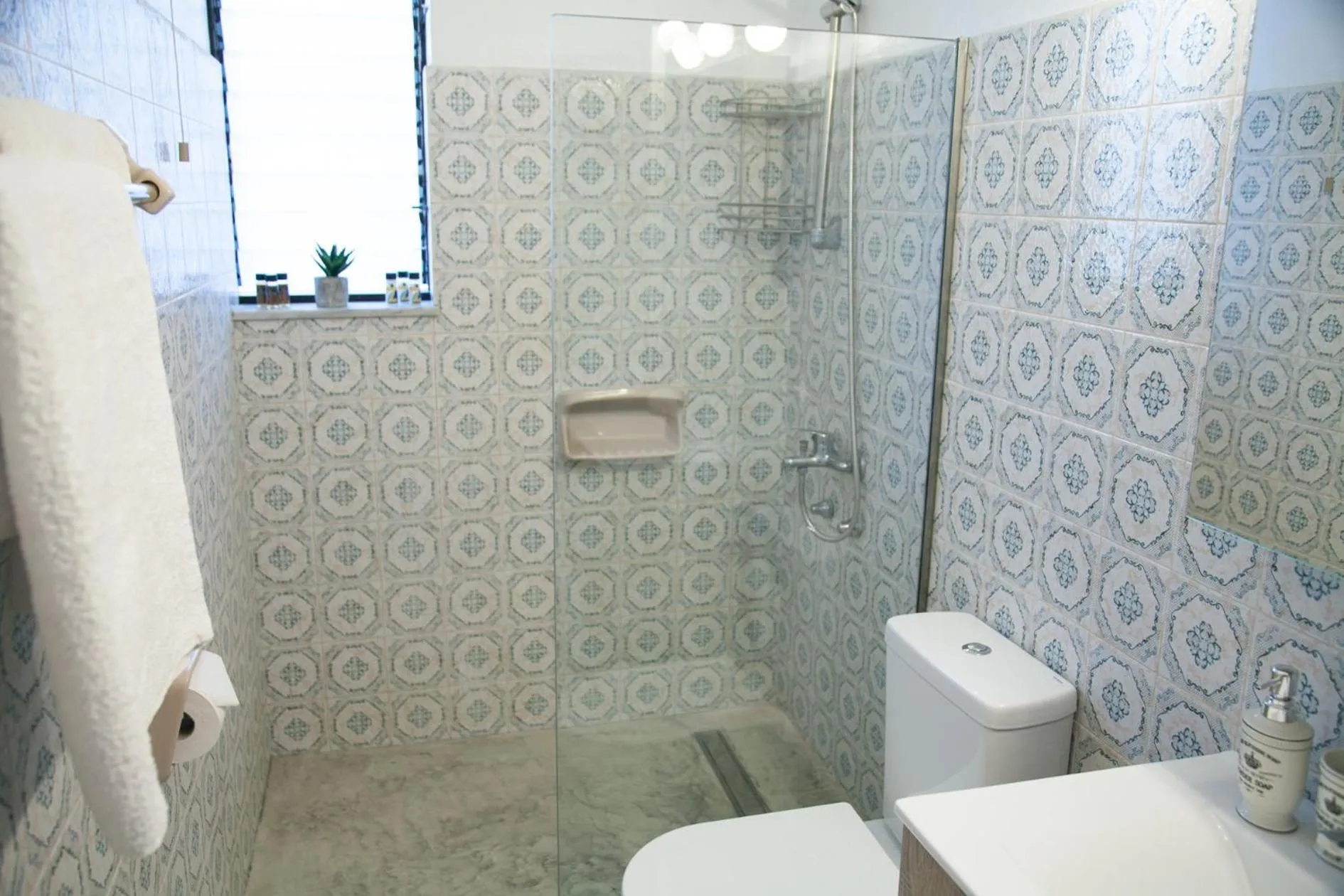 Rhodes Backpackers Boutique Hostel and Apartments