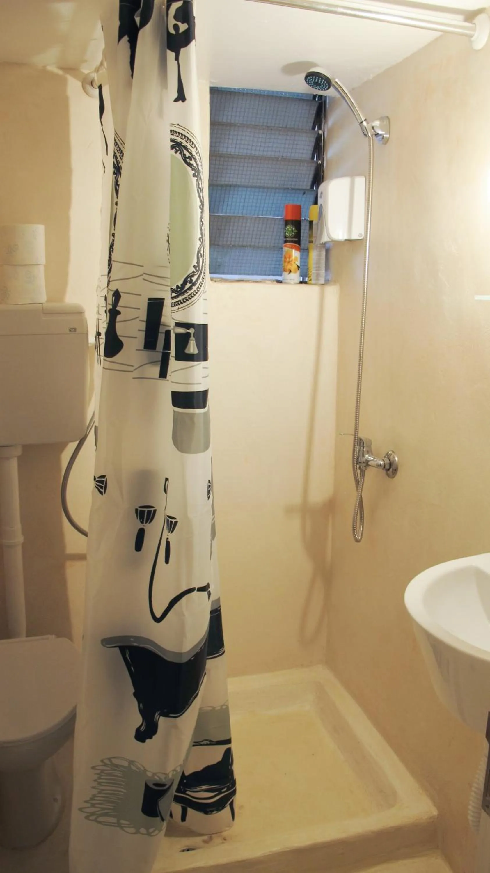 Rhodes Backpackers Boutique Hostel and Apartments