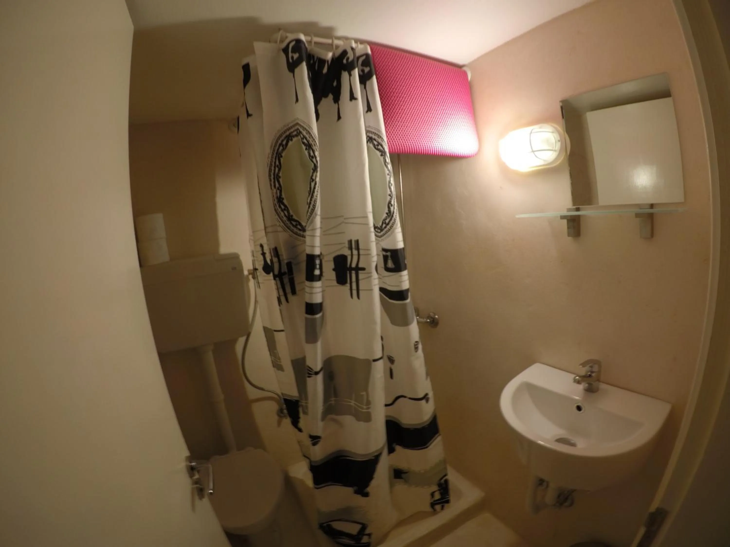 Rhodes Backpackers Boutique Hostel and Apartments