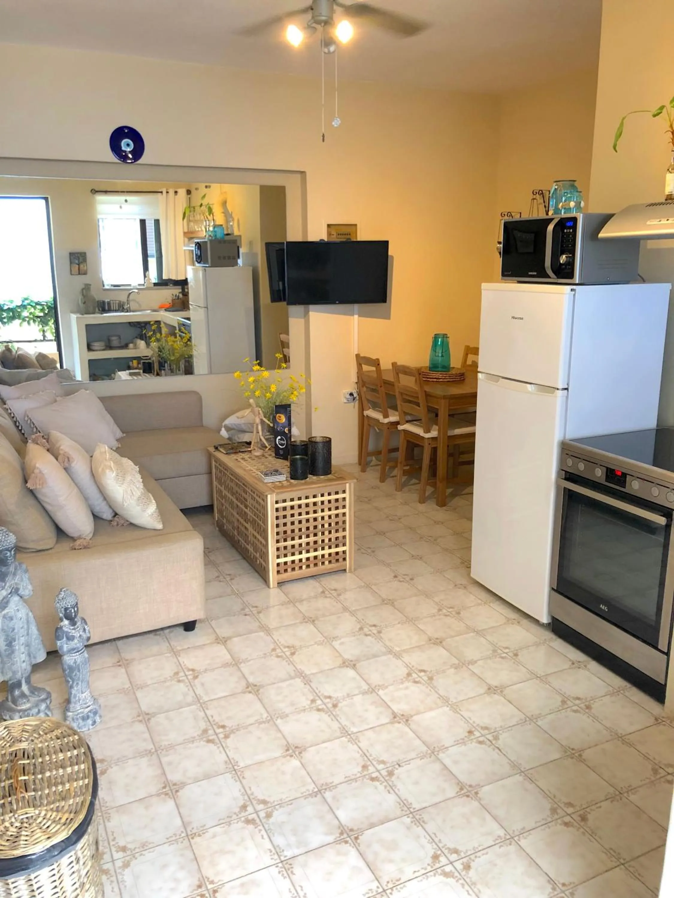 Rhodes Backpackers Boutique Hostel and Apartments