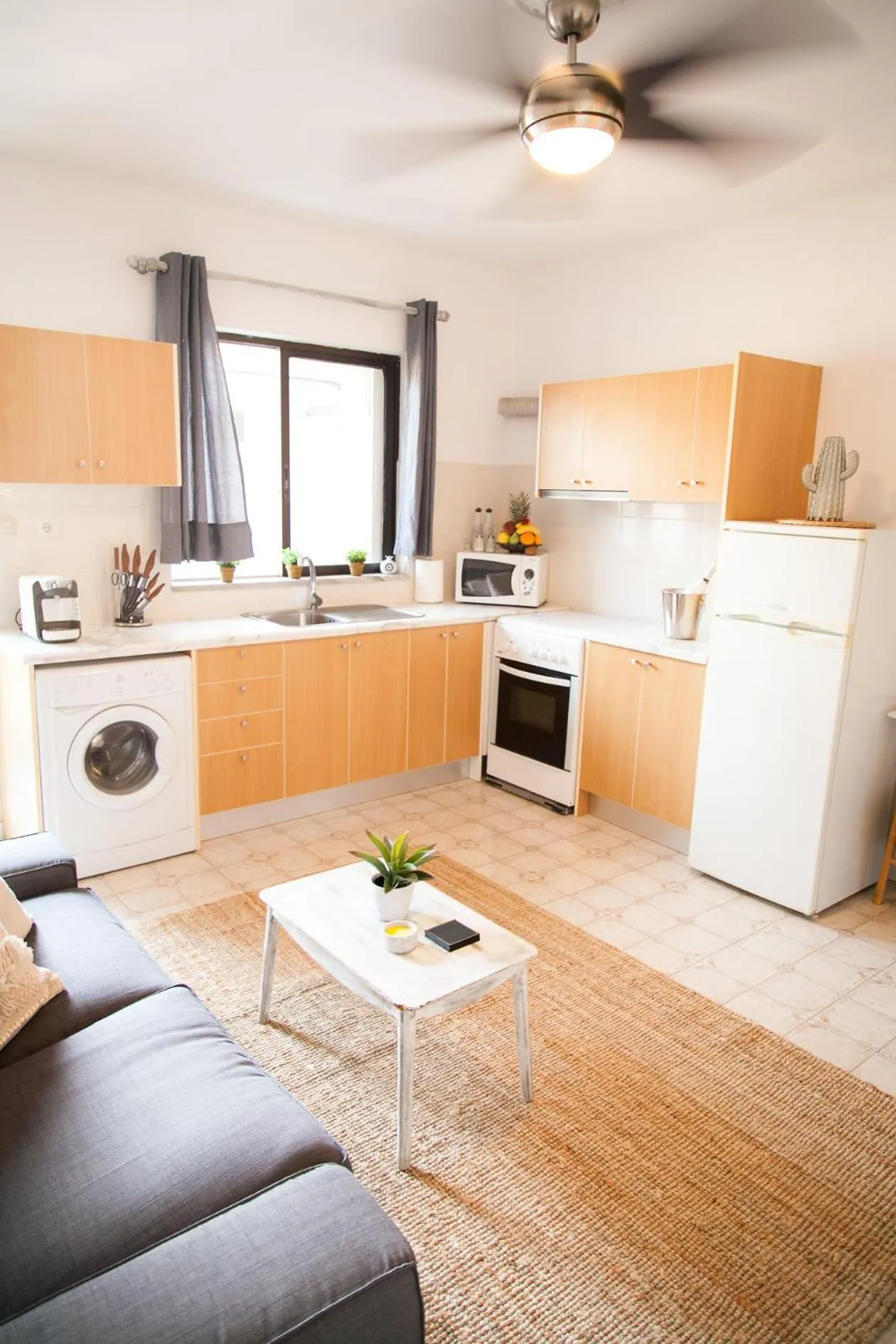 Rhodes Backpackers Boutique Hostel and Apartments