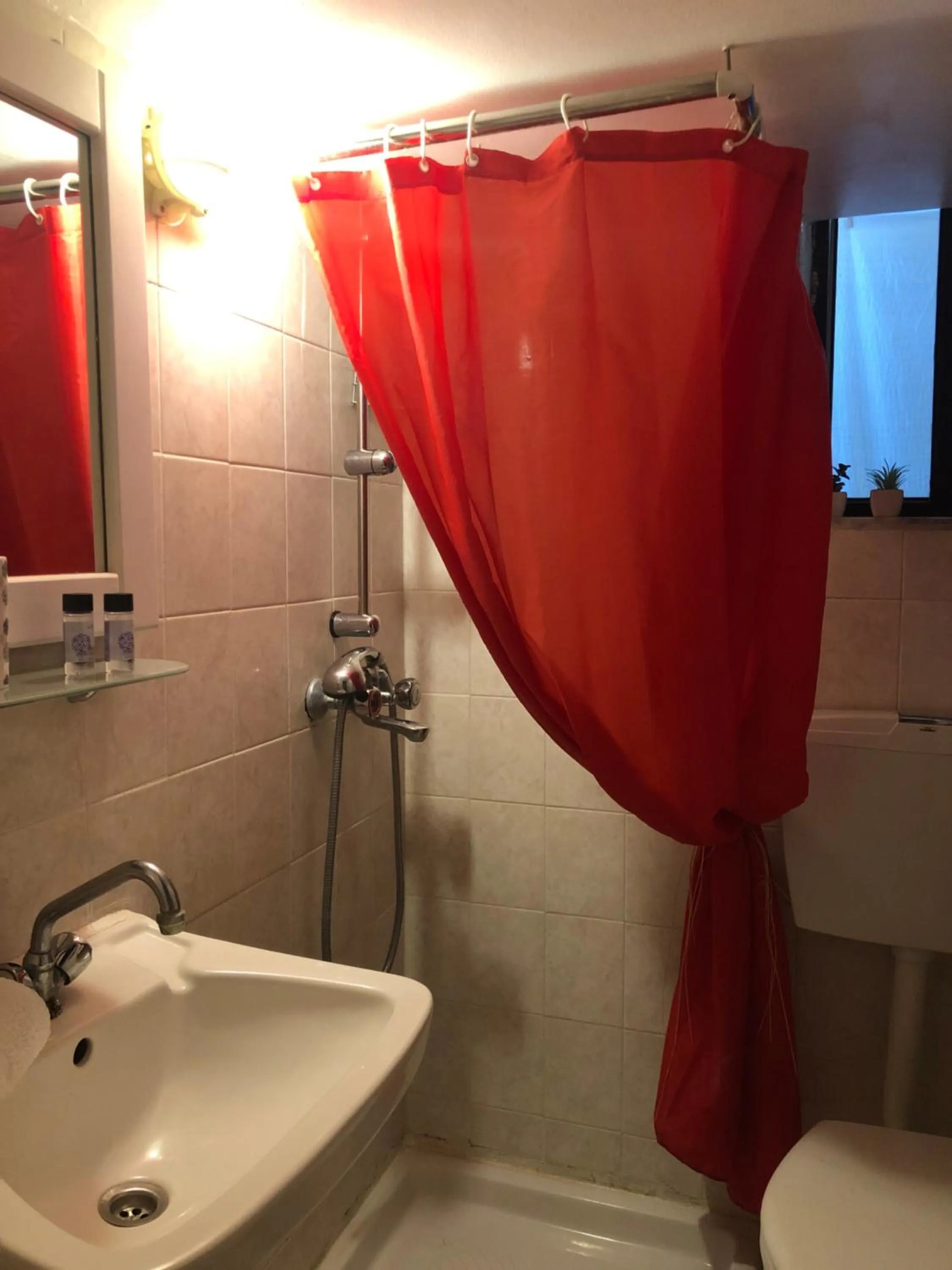 Rhodes Backpackers Boutique Hostel and Apartments