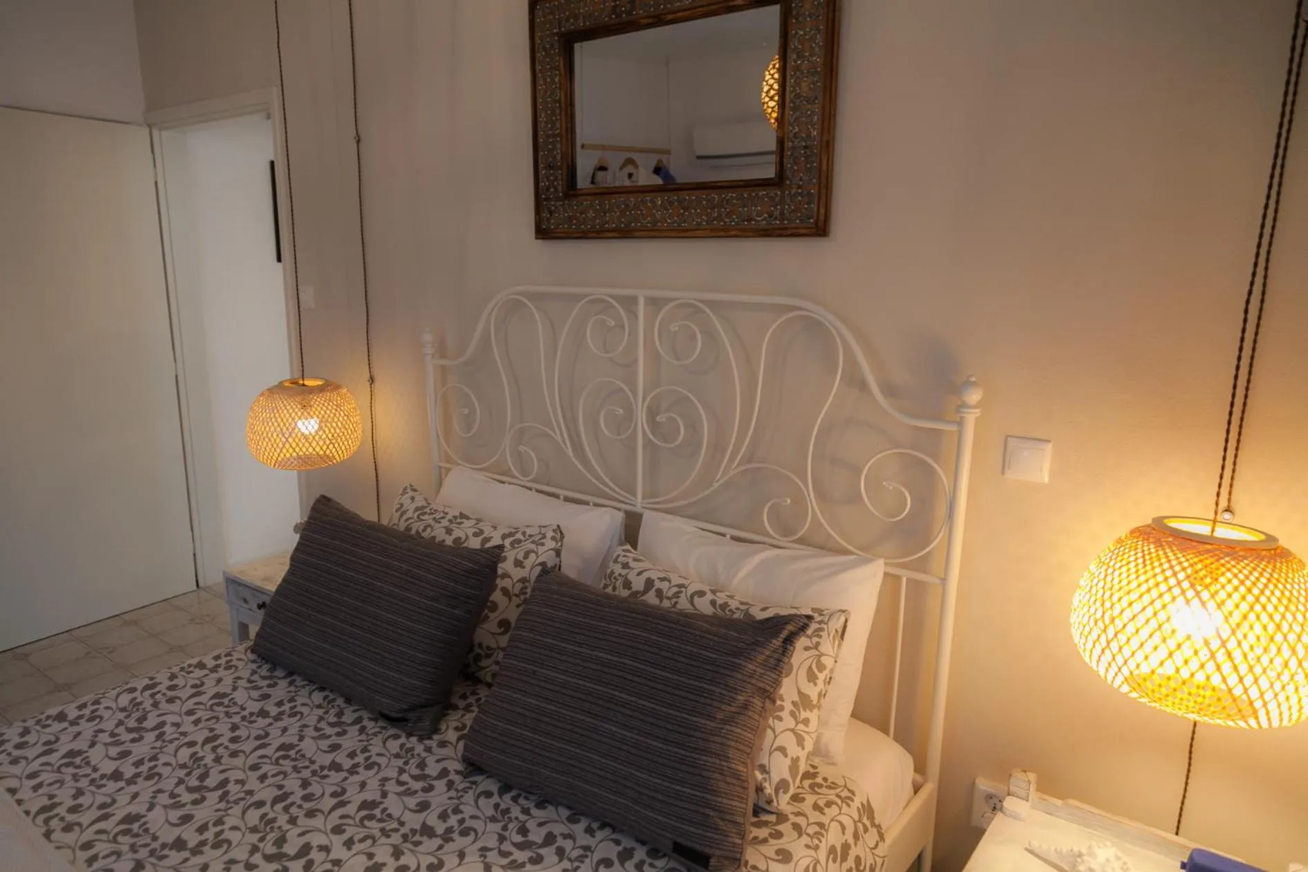 Rhodes Backpackers Boutique Hostel and Apartments