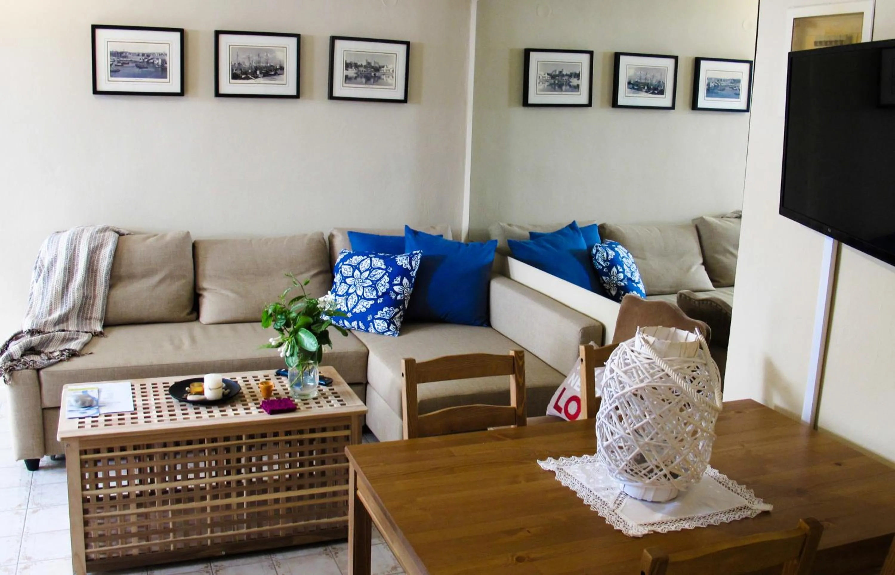 Living room in Rhodes Backpackers Boutique Hostel and Apartments