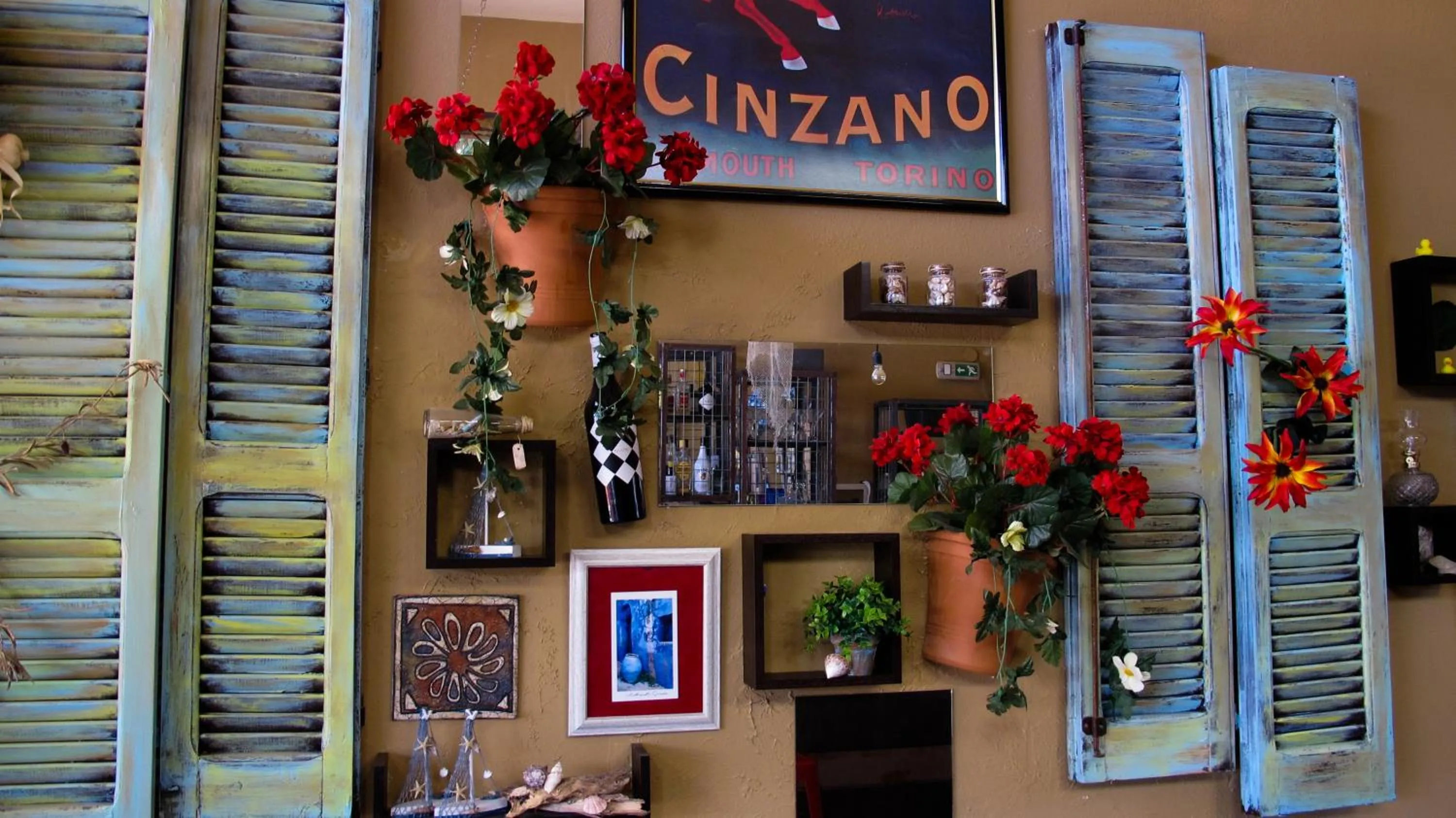 Lounge or bar in Rhodes Backpackers Boutique Hostel and Apartments