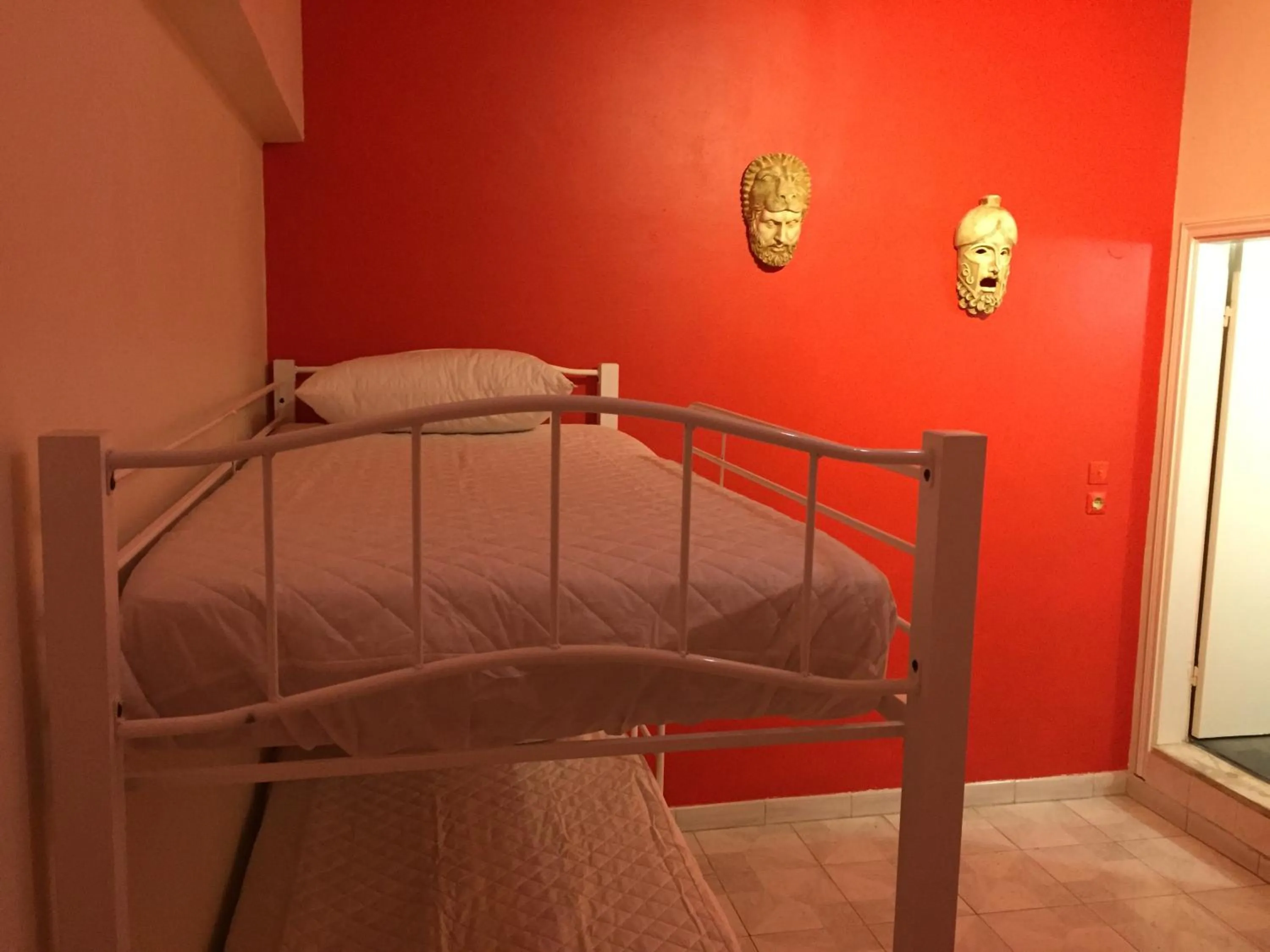 Rhodes Backpackers Boutique Hostel and Apartments