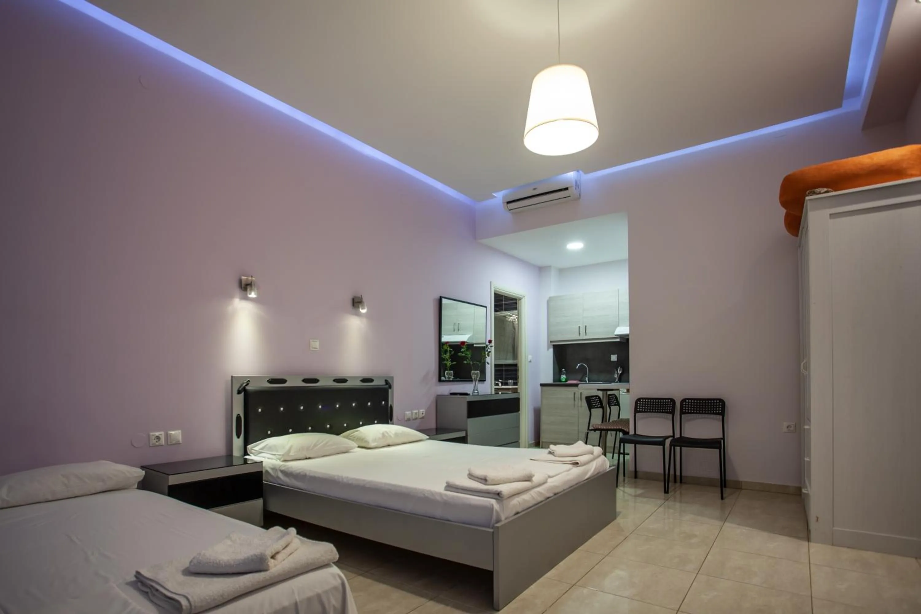 Kitchen or kitchenette, Bed in Gold Apartments