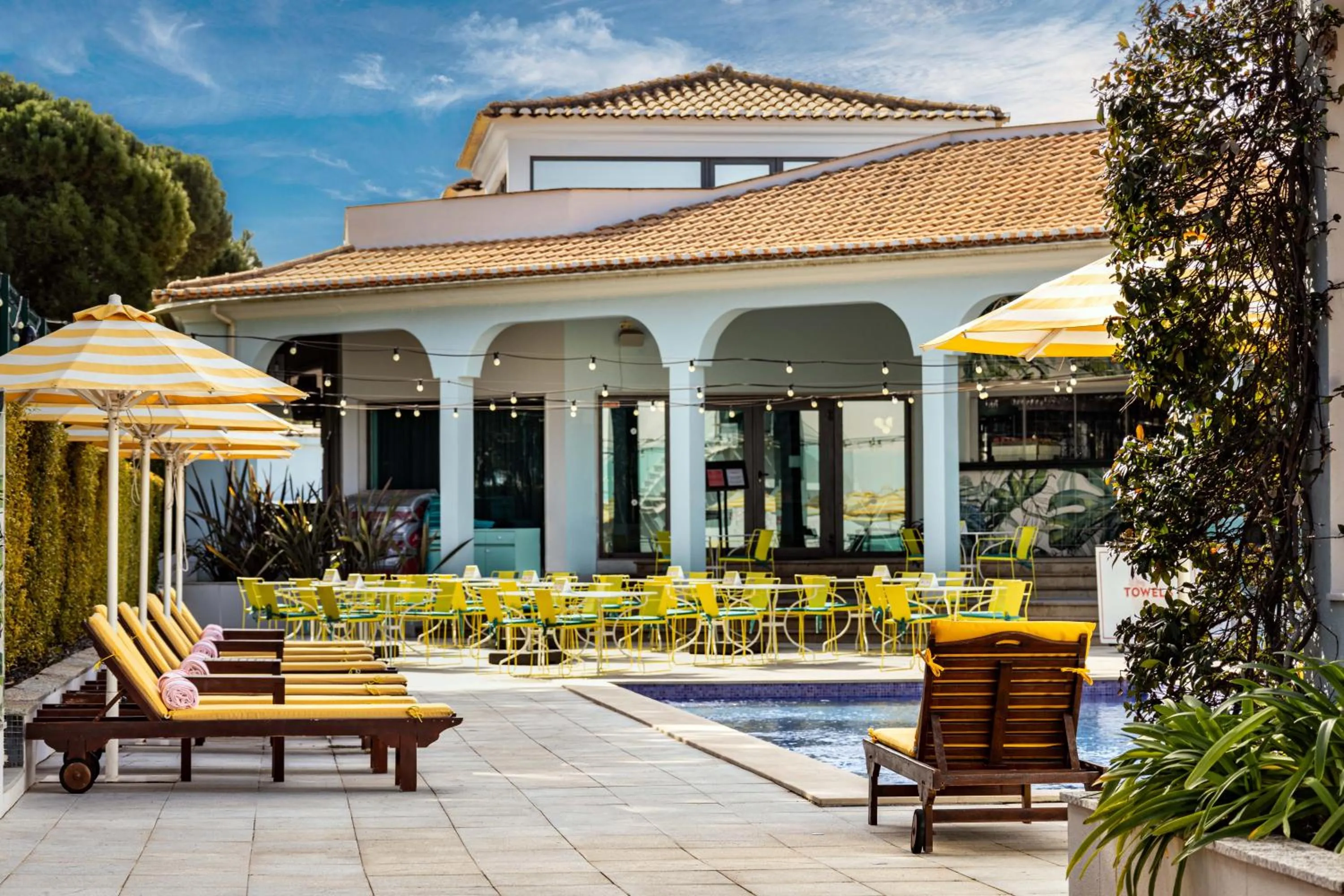 Restaurant/places to eat in The Magnolia Hotel