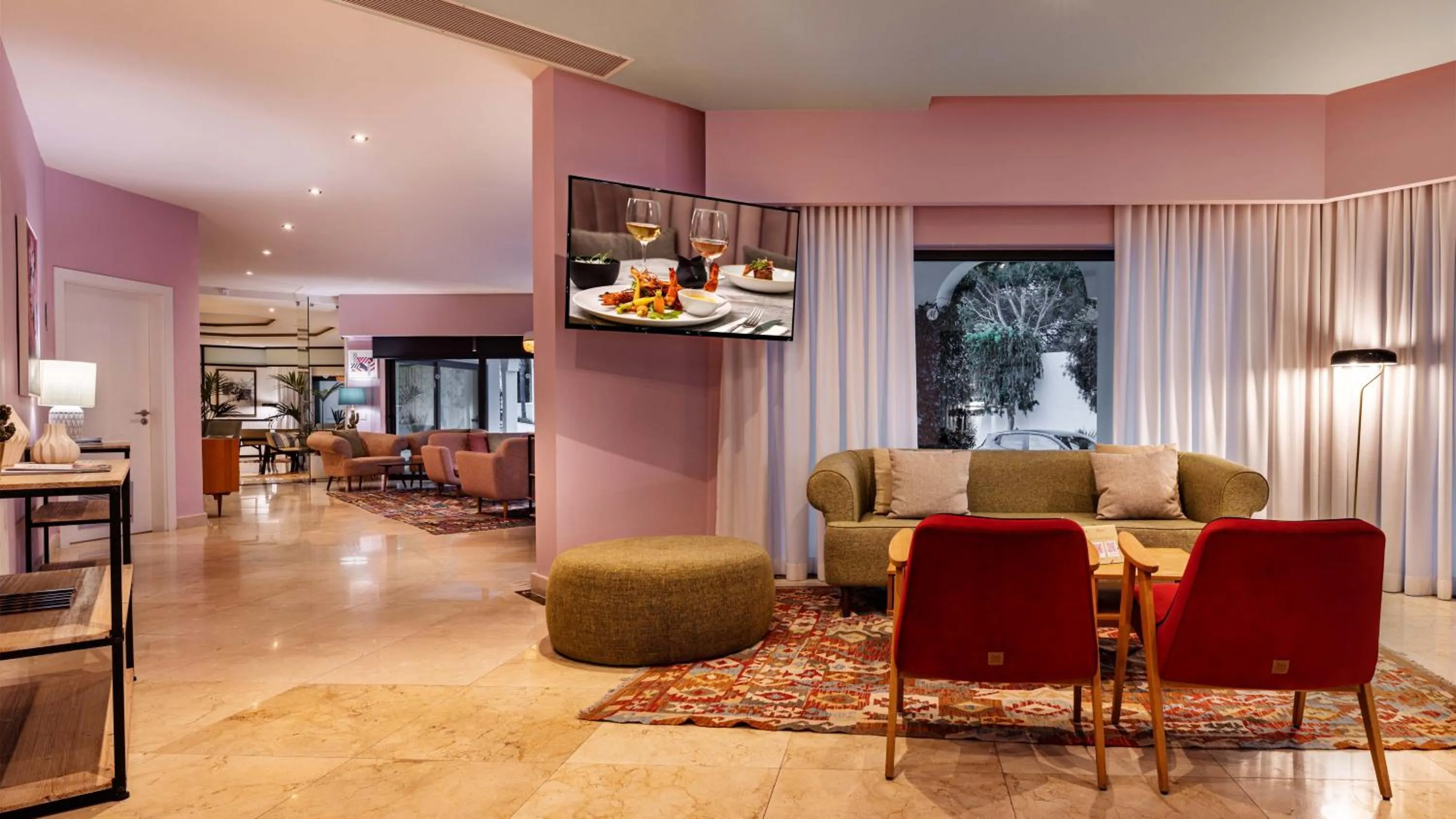 Lounge or bar in The Magnolia Hotel