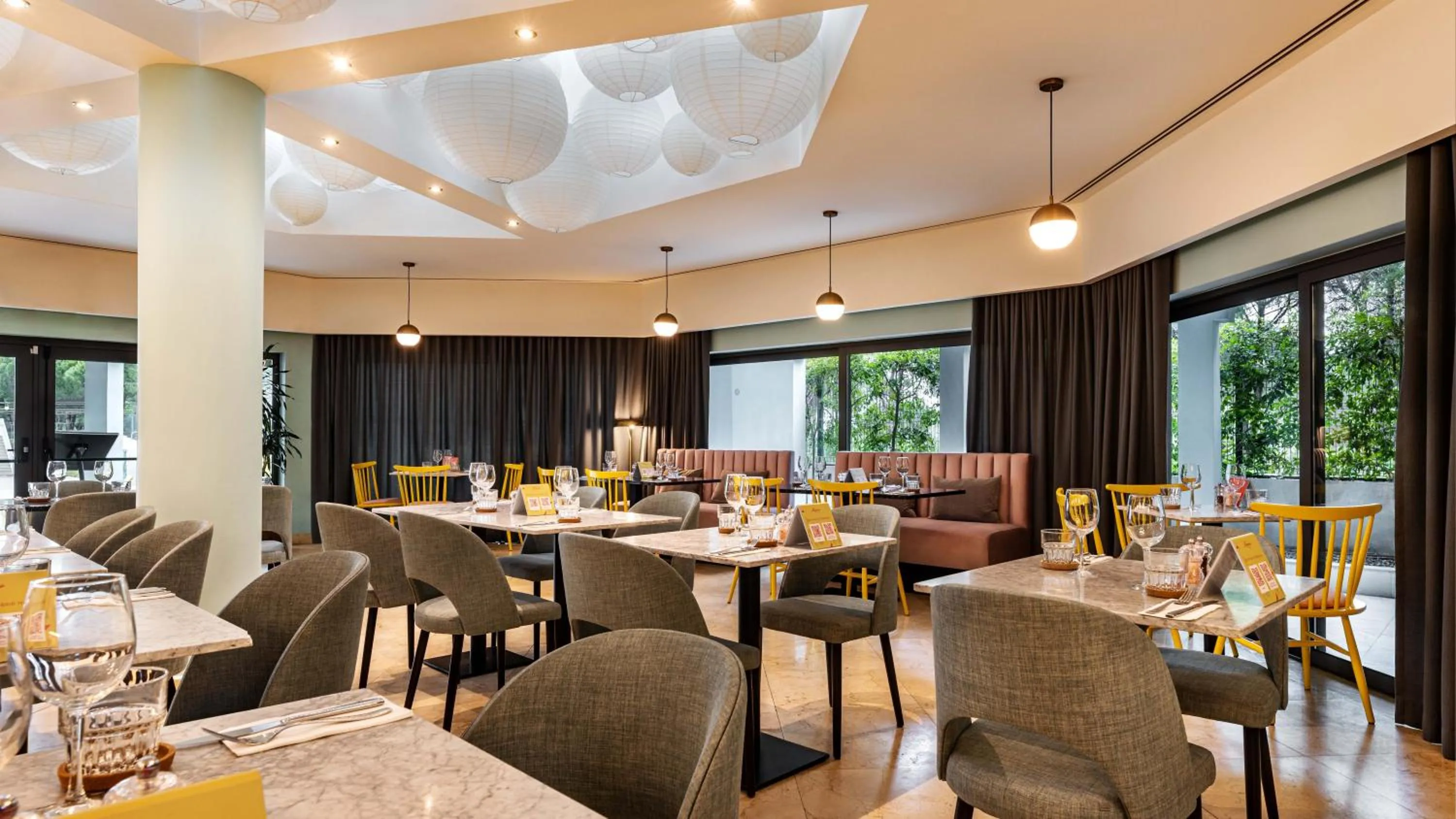 Restaurant/places to eat in The Magnolia Hotel