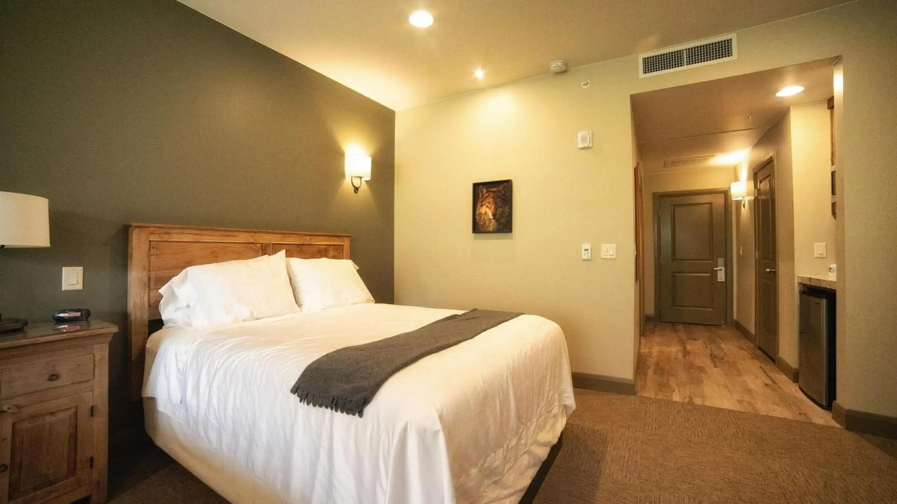 King Room - Disability Access in Driftwood Lodge King Room - Disability Access in Driftwood Lodge