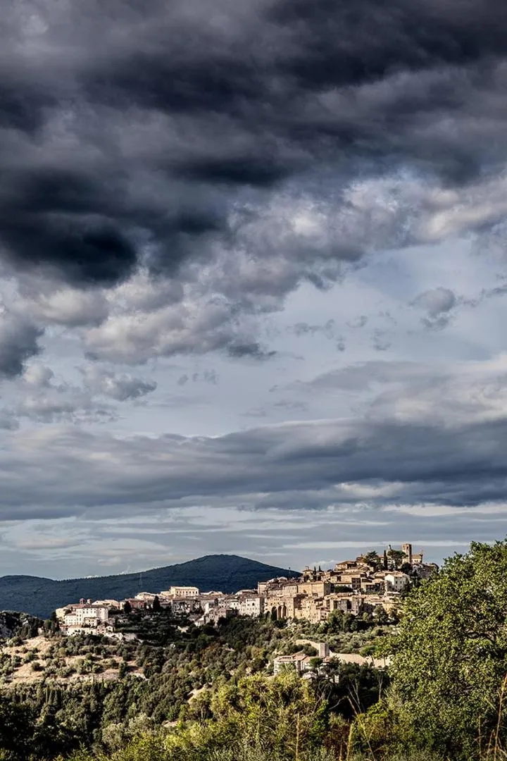 Natural landscape in Le Cisterne B&B