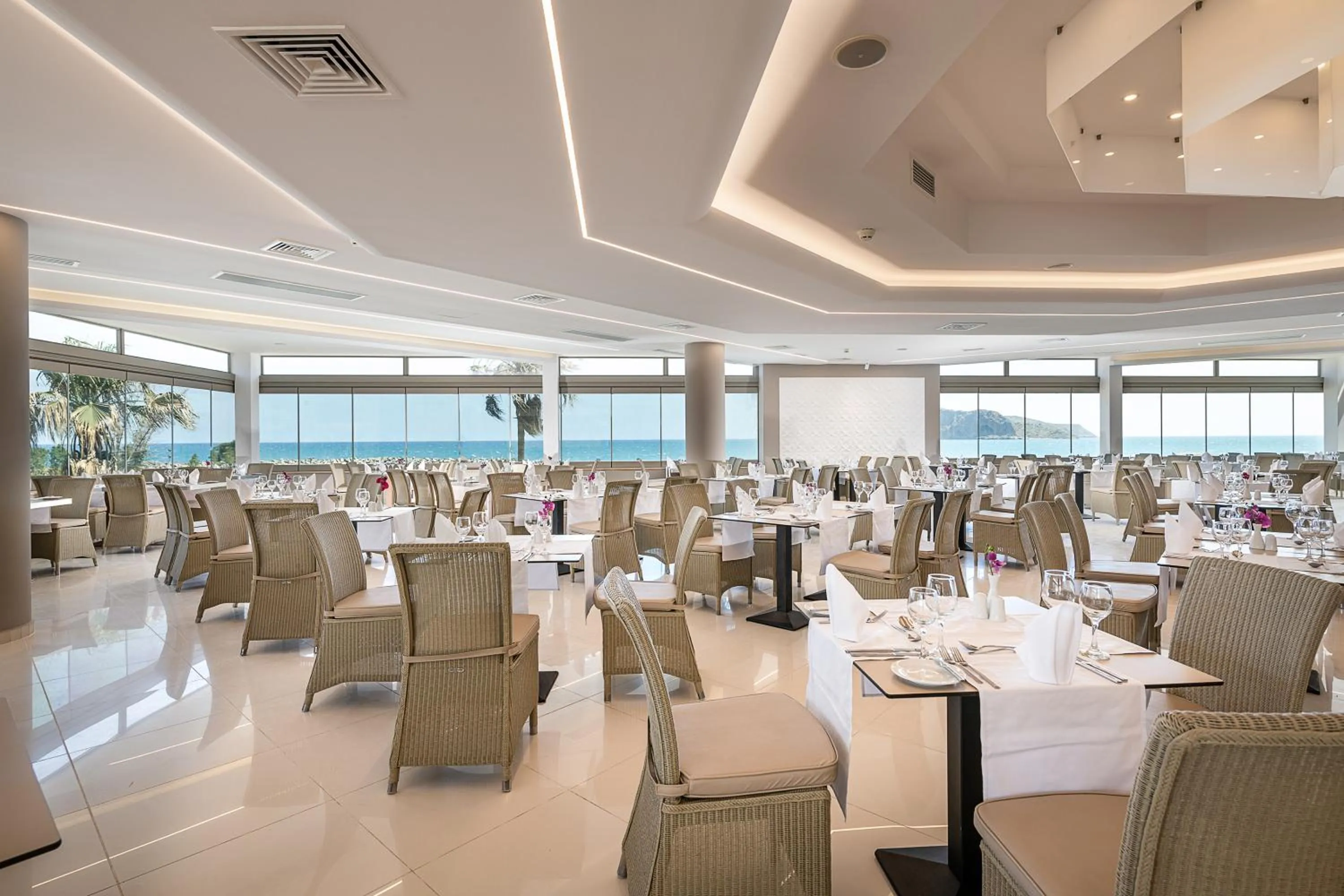 Restaurant/places to eat in Porto Platanias Beach Resort & Spa