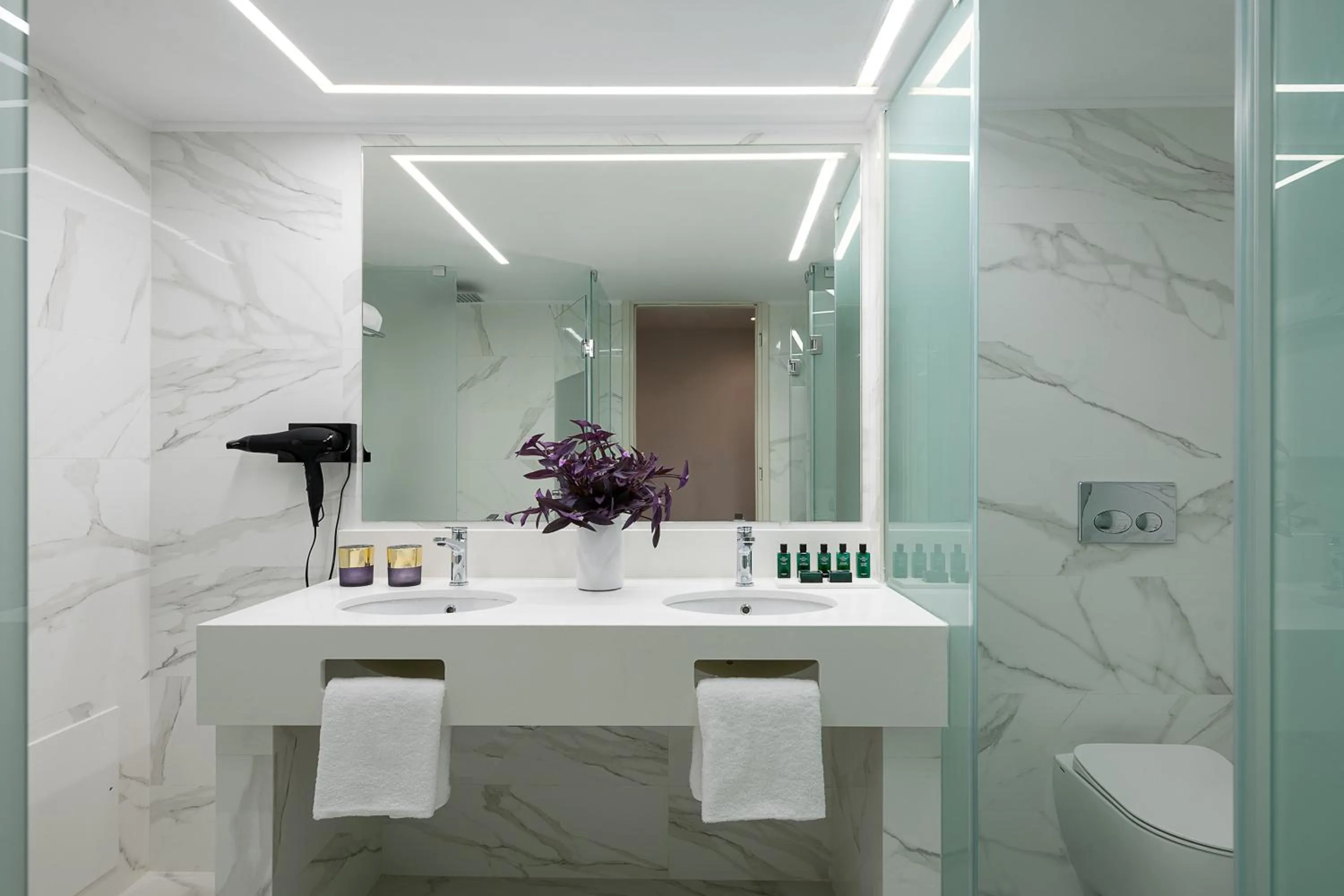 Bathroom in Porto Platanias Beach Resort & Spa