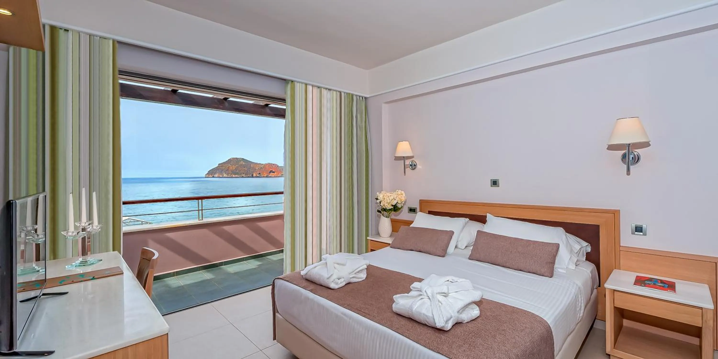 Bed in Porto Platanias Beach Resort & Spa