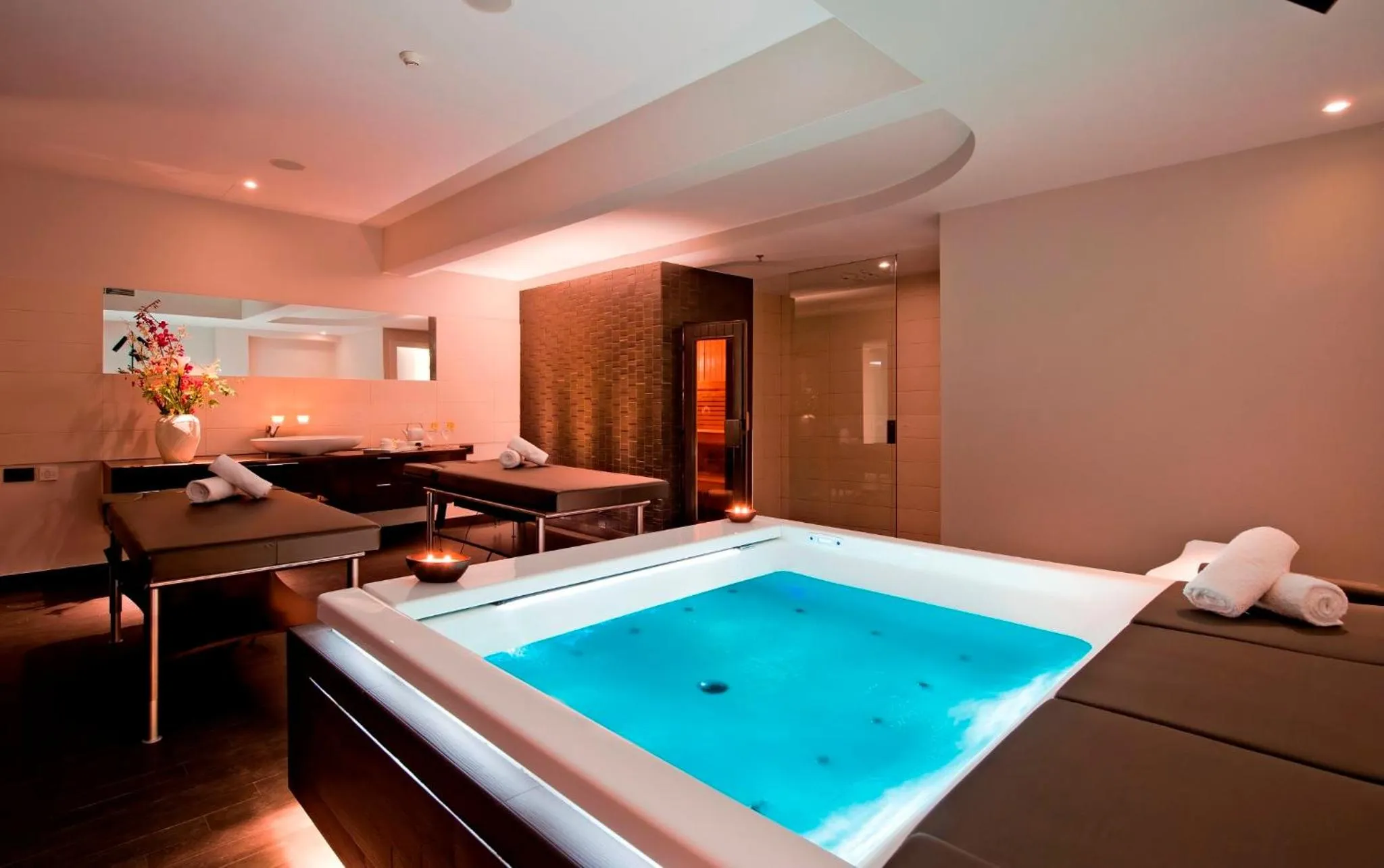 Hot Tub in Porto Platanias Beach Resort & Spa