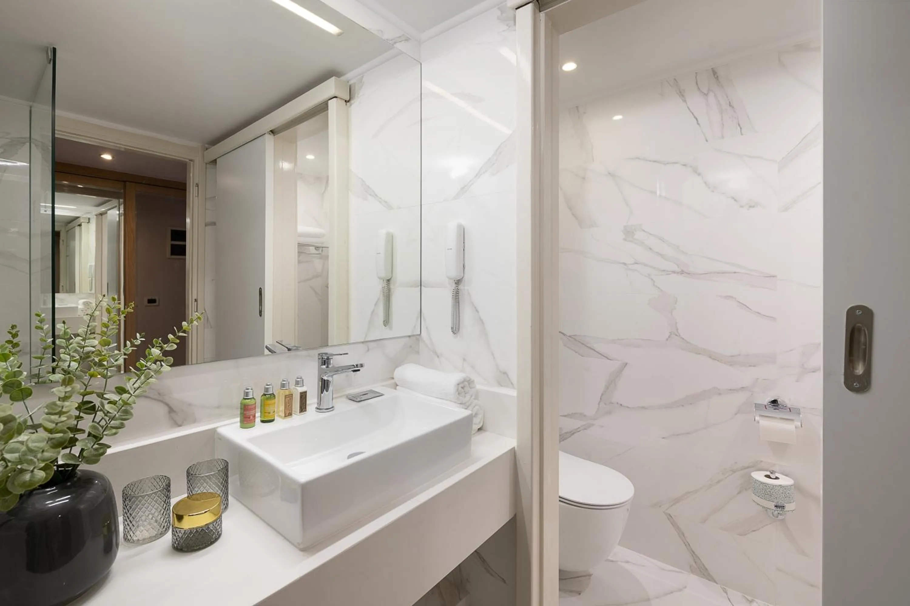 Bathroom in Porto Platanias Beach Resort & Spa