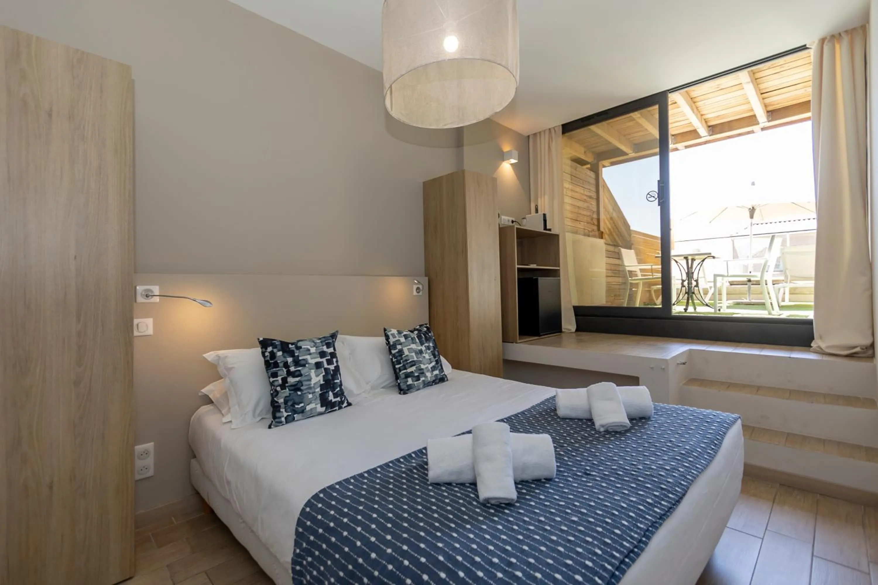 Photo of the whole room, Bed in Auberge Kallisté - Eco Label