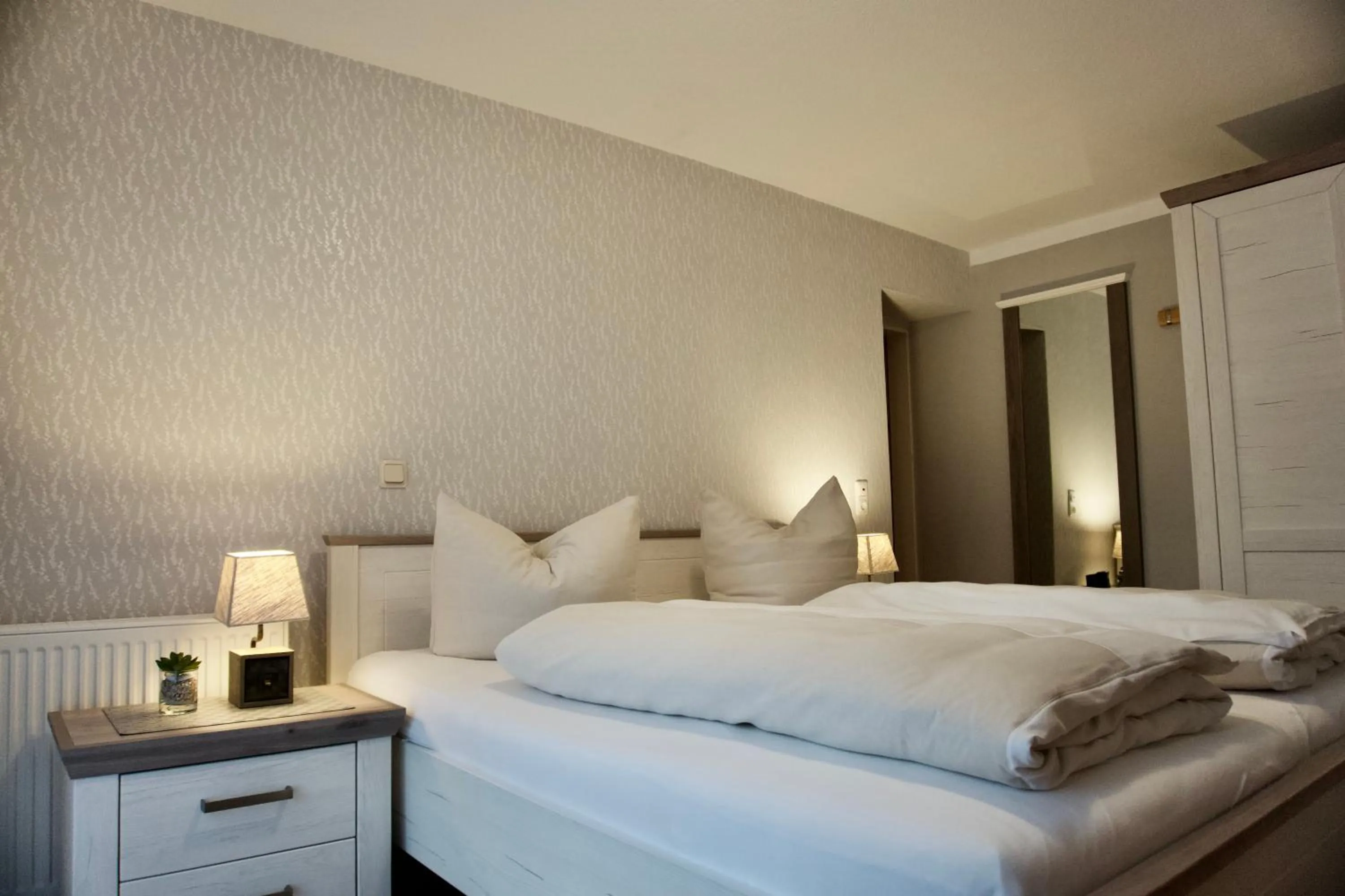 Bedroom, Bed in Landhotel Esen