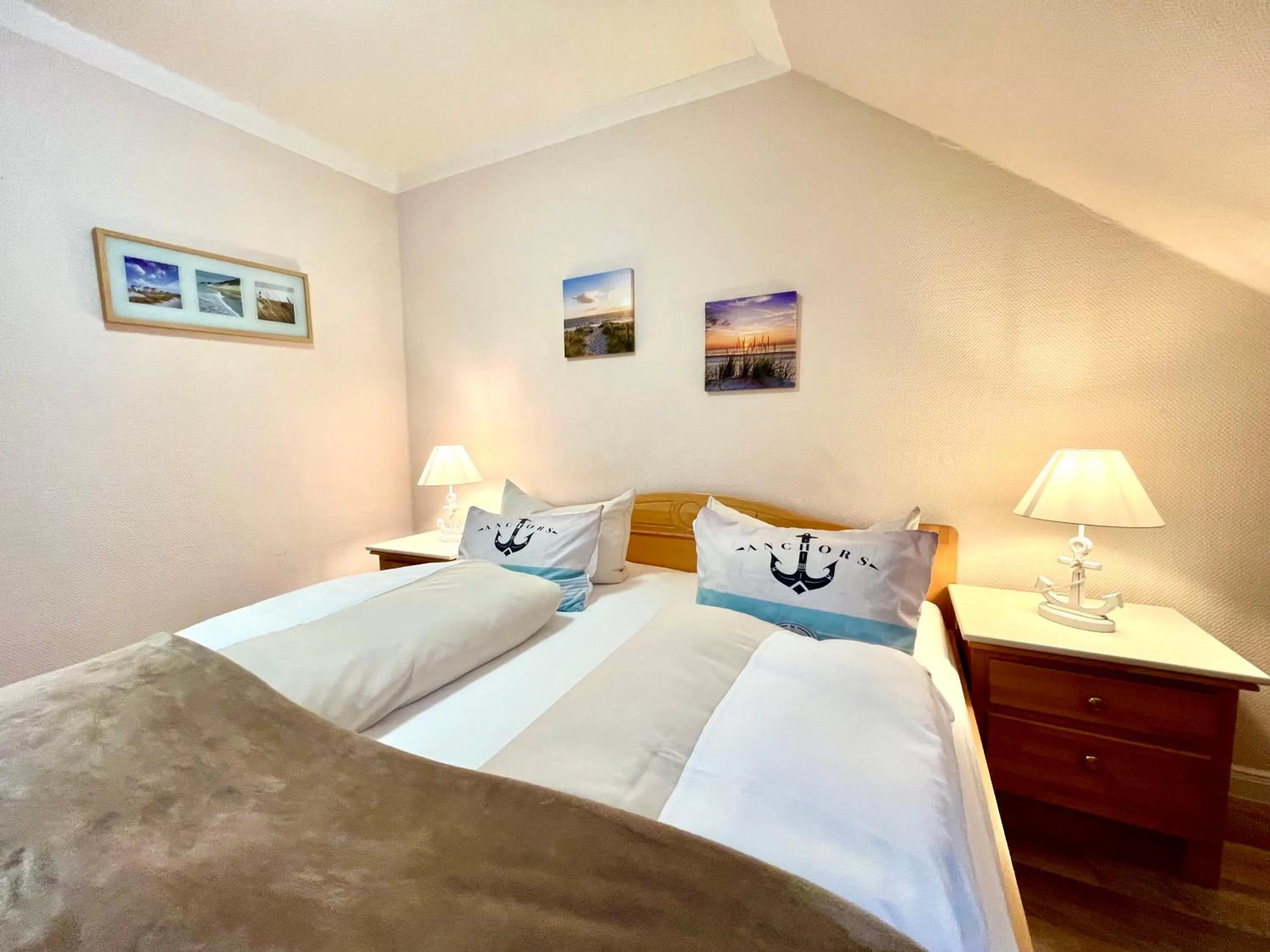 Photo of the whole room, Bed in Landhotel Esen