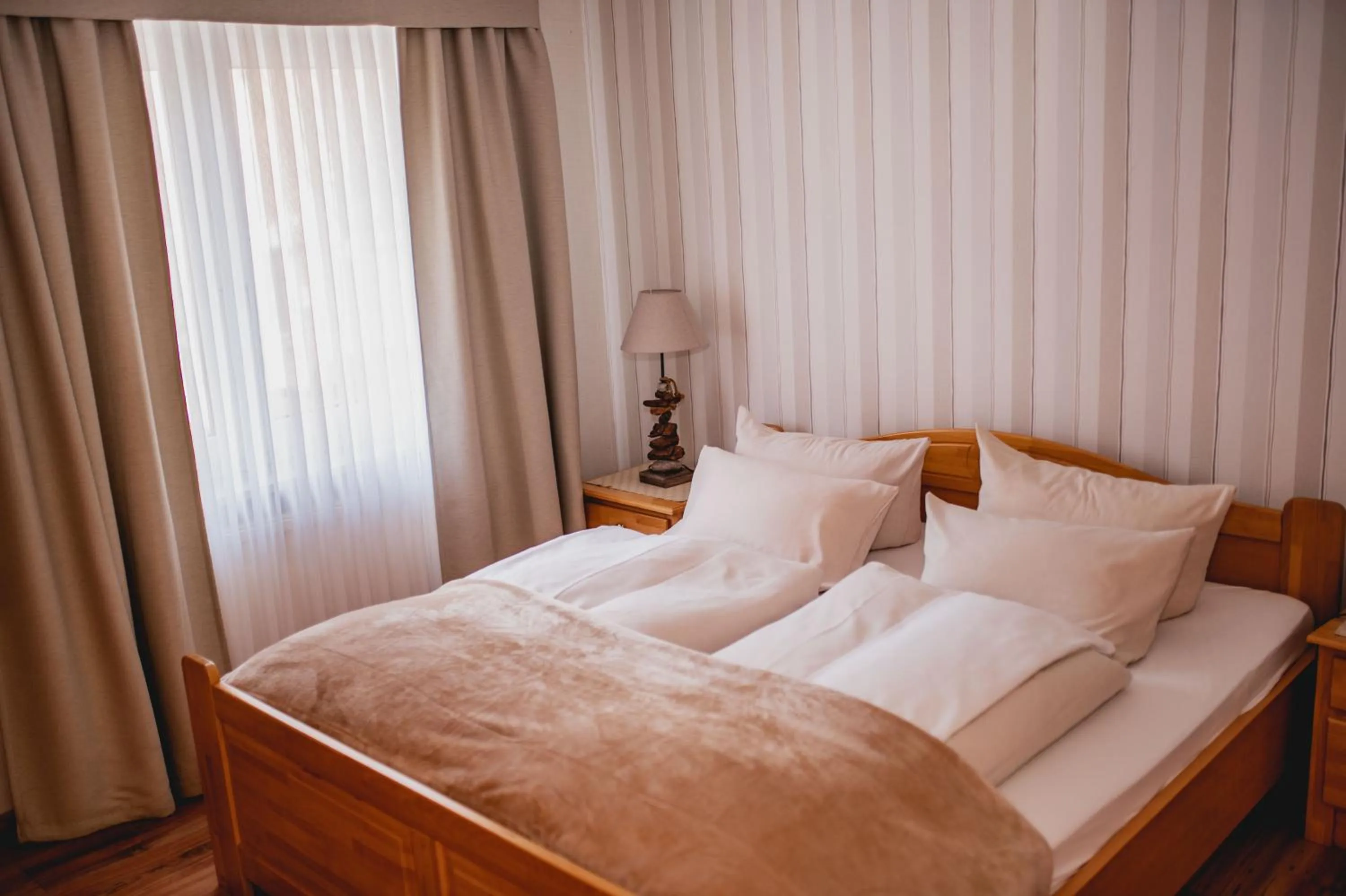 Bedroom, Bed in Landhotel Esen