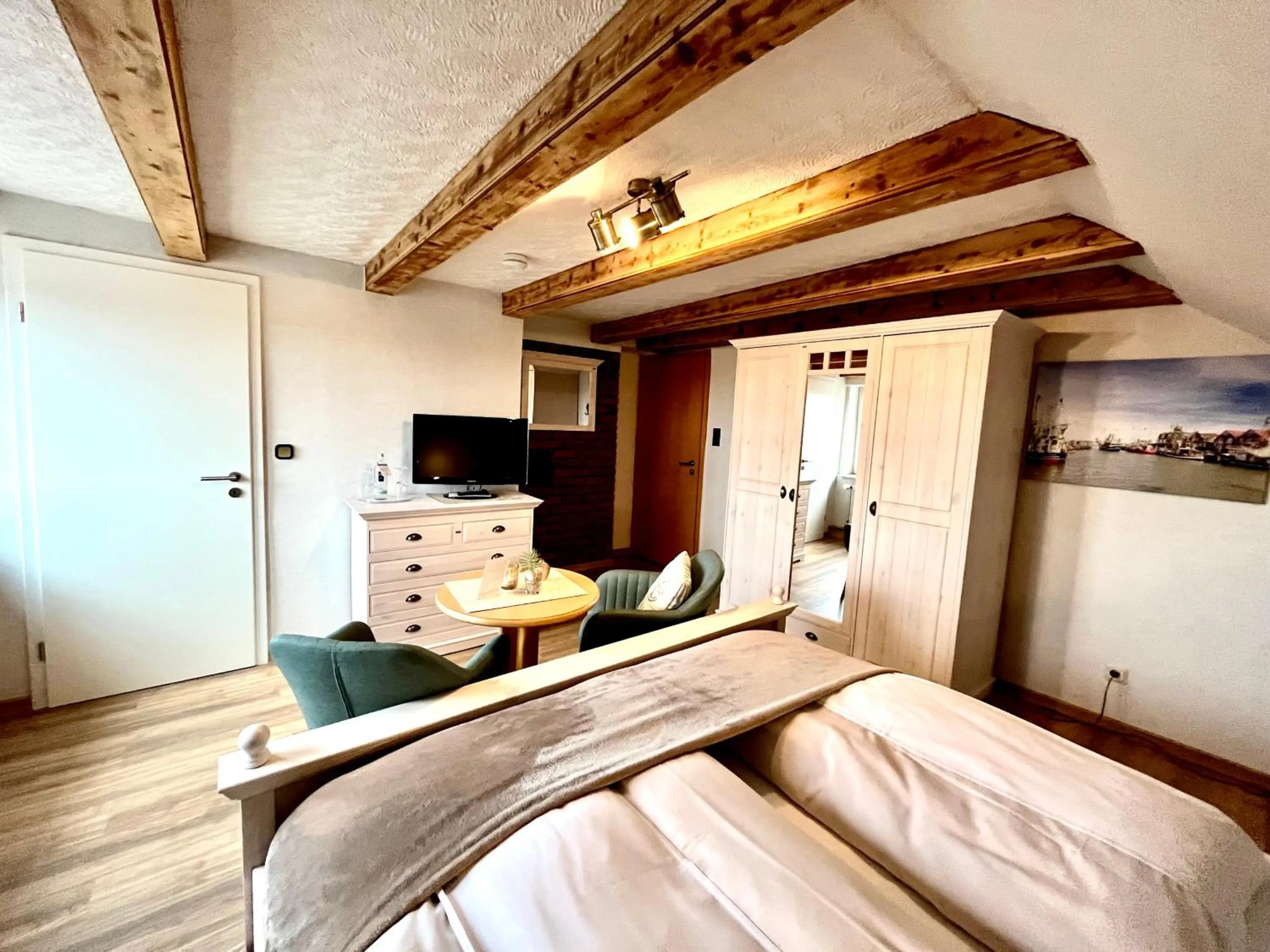 Photo of the whole room, Bed in Landhotel Esen